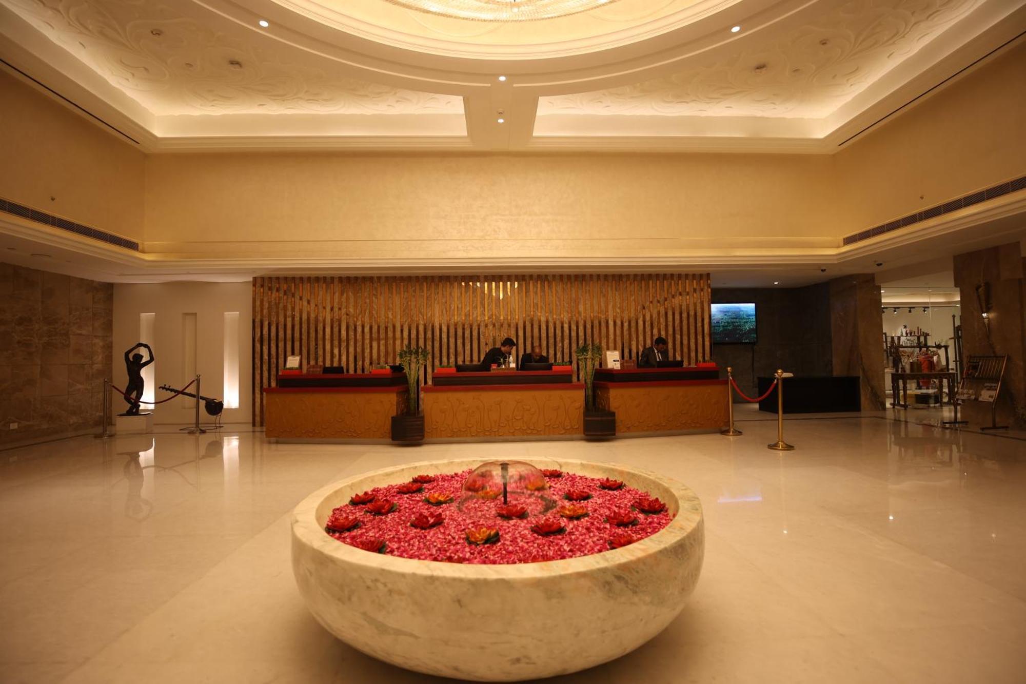 Hotel Ramada Plaza By Wyndham Lucknow