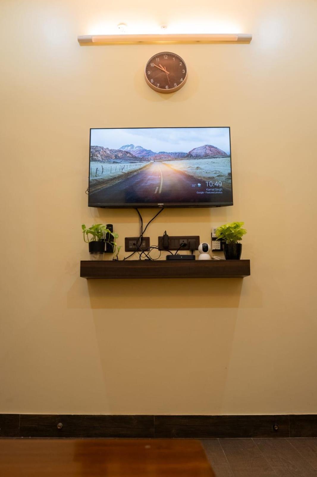 Cozy 1bhk With Terrace. *