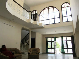 Oyo 38042 The Residency 3*