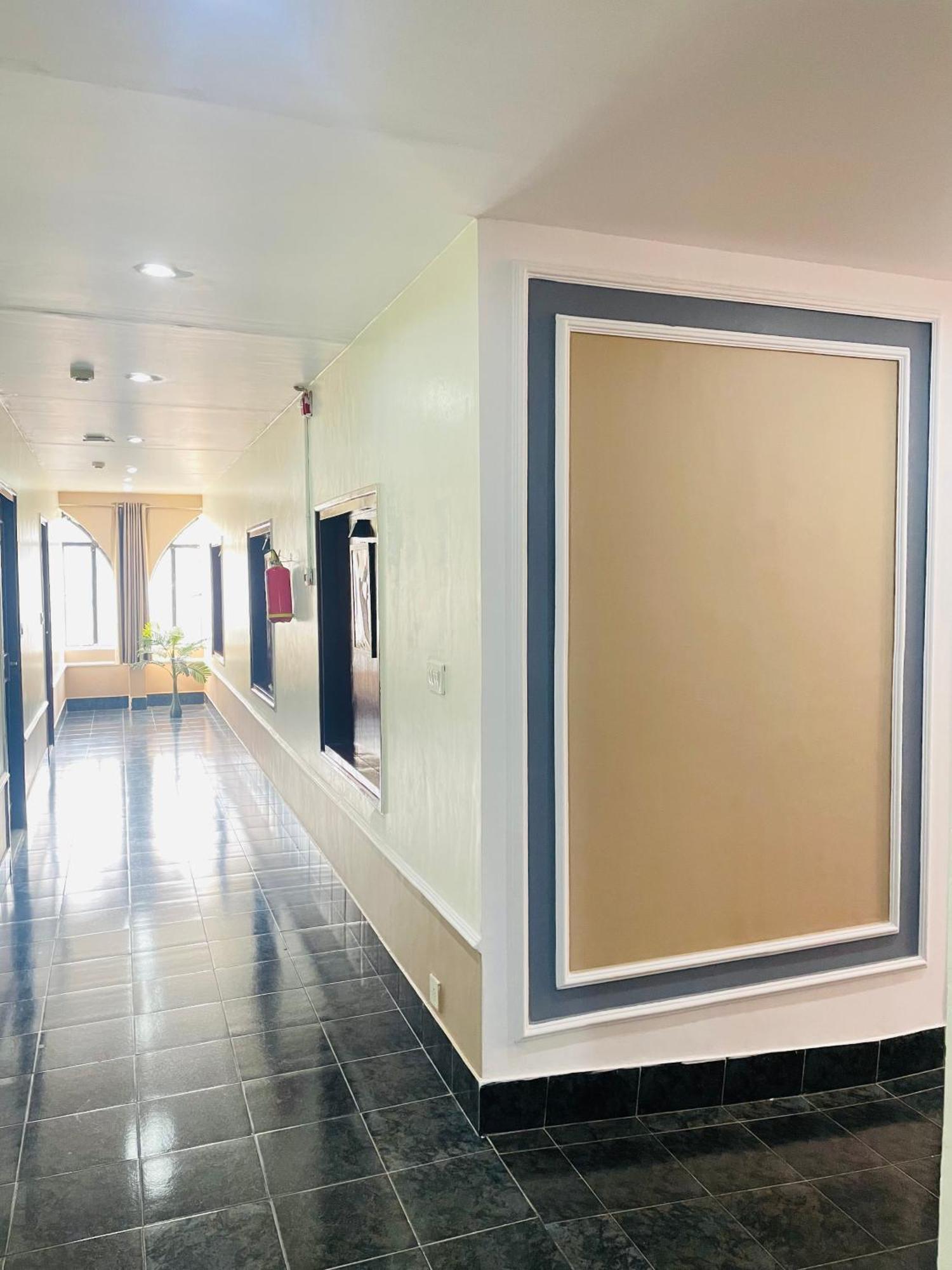 Hotel The Royal Presidency Lucknow