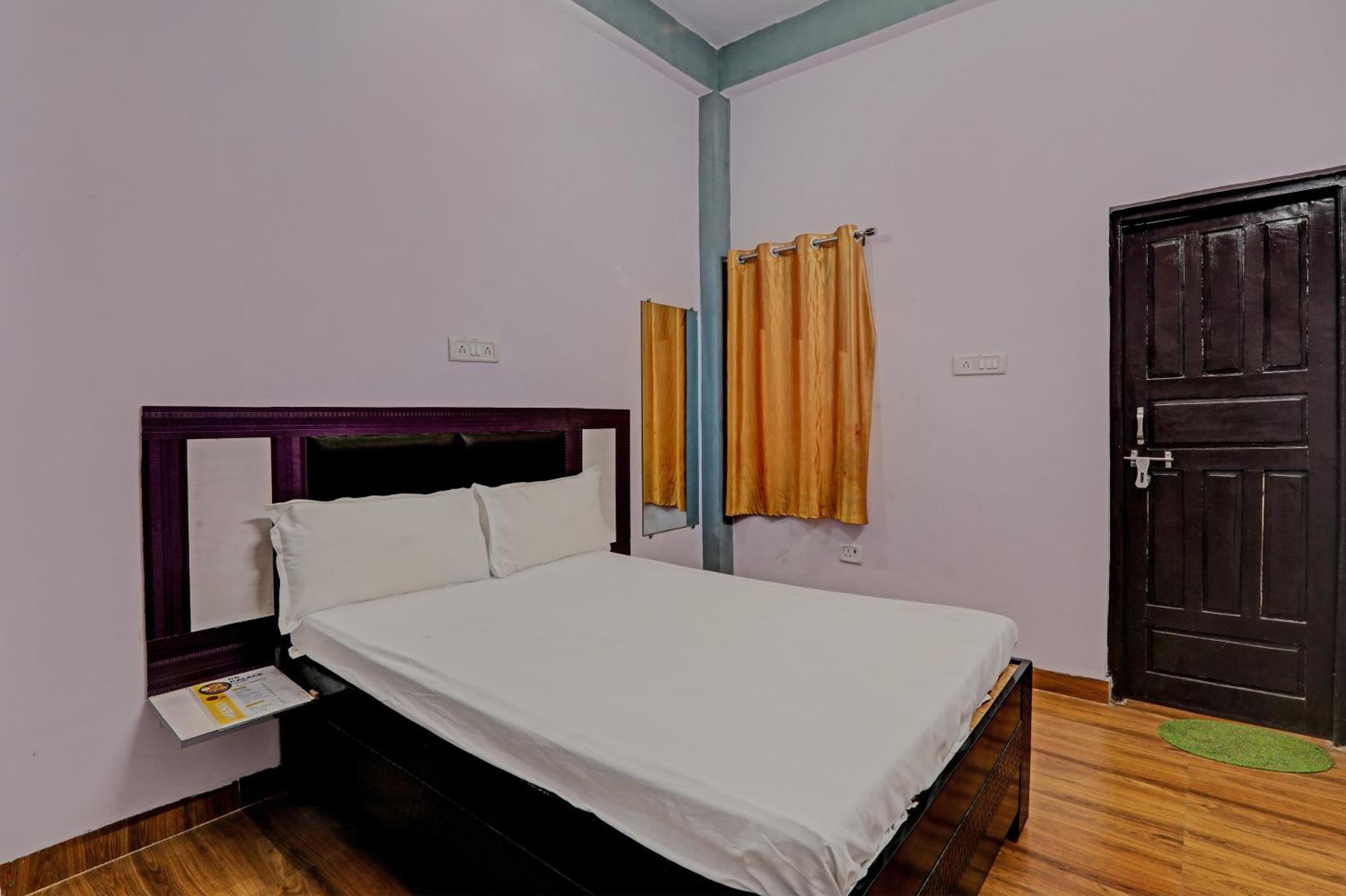 Oyo Crown Lucknow