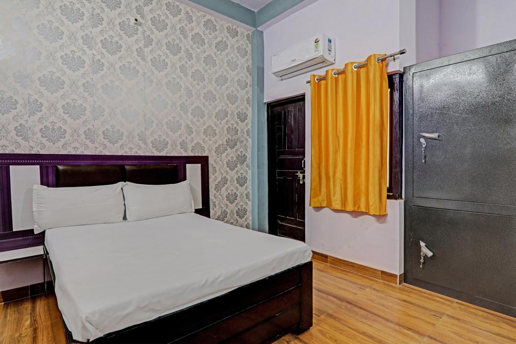 Oyo Crown 3* Lucknow