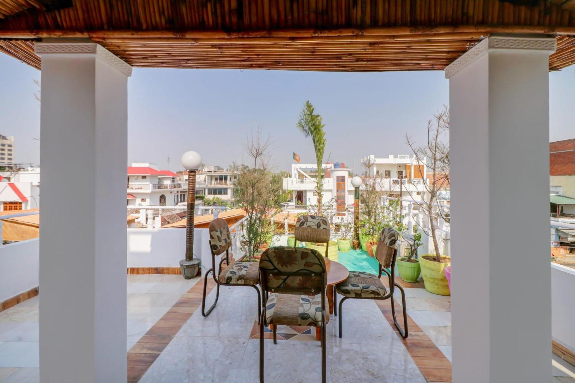 Oyo Shanti Kuti Near Gomti Riverfront Park Hotel Lucknow