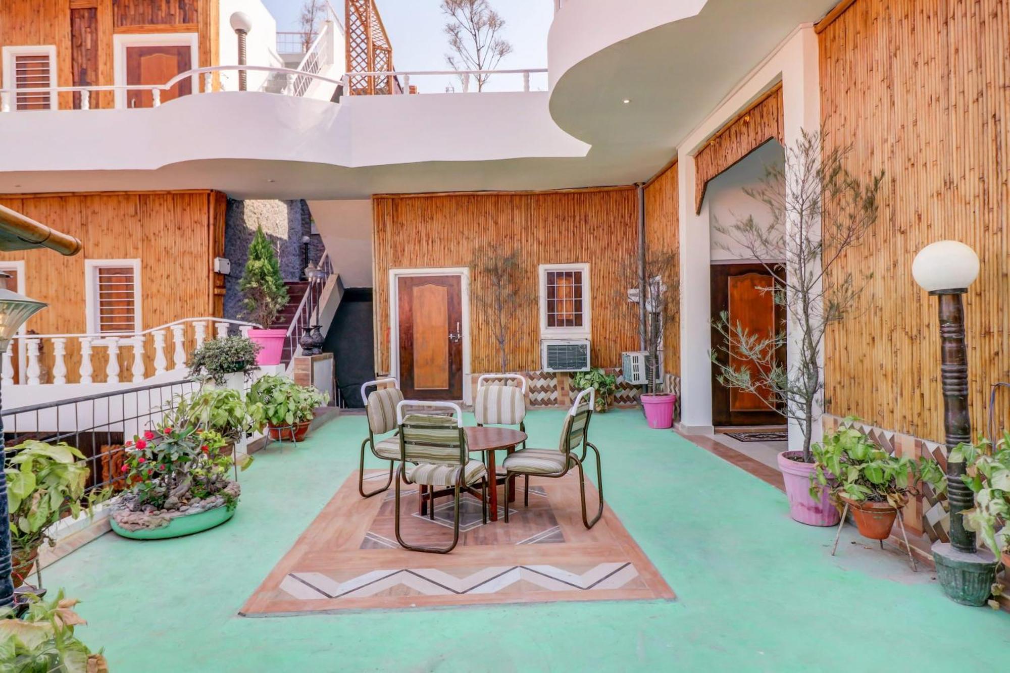 Oyo Shanti Kuti Near Gomti Riverfront Park 3*
