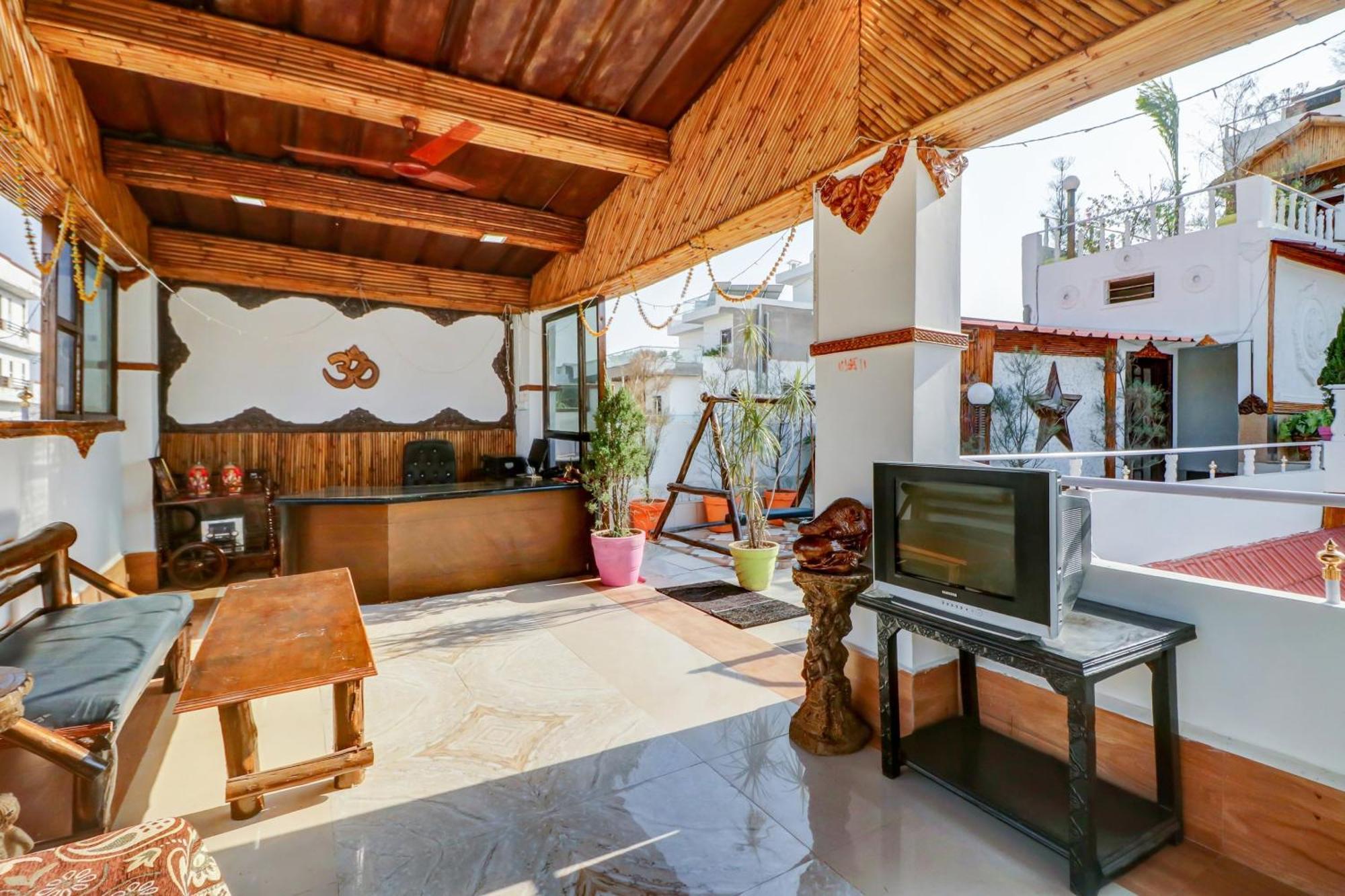 Hotel Oyo Shanti Kuti Near Gomti Riverfront Park 3*