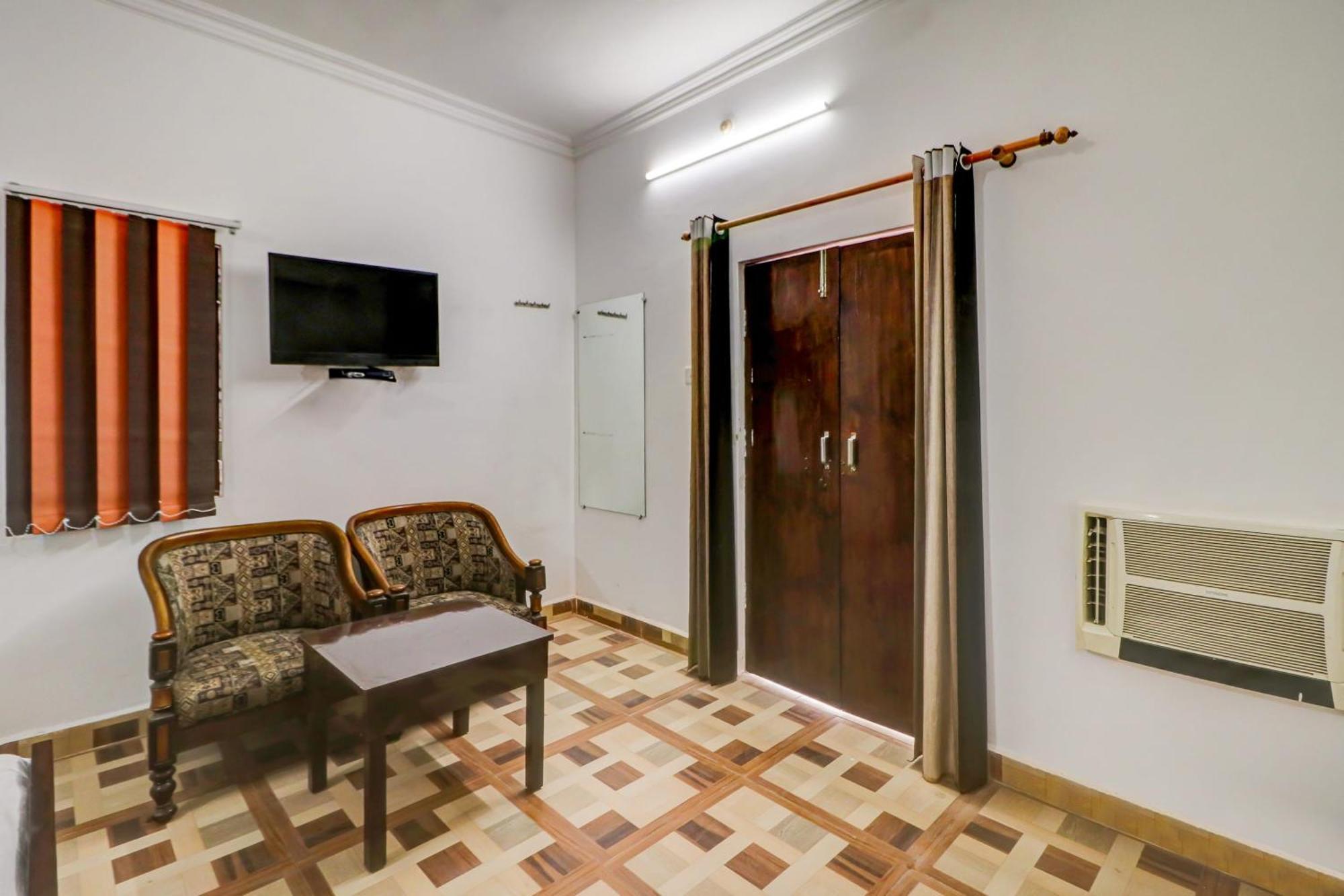 Oyo Shanti Kuti Near Gomti Riverfront Park Lucknow