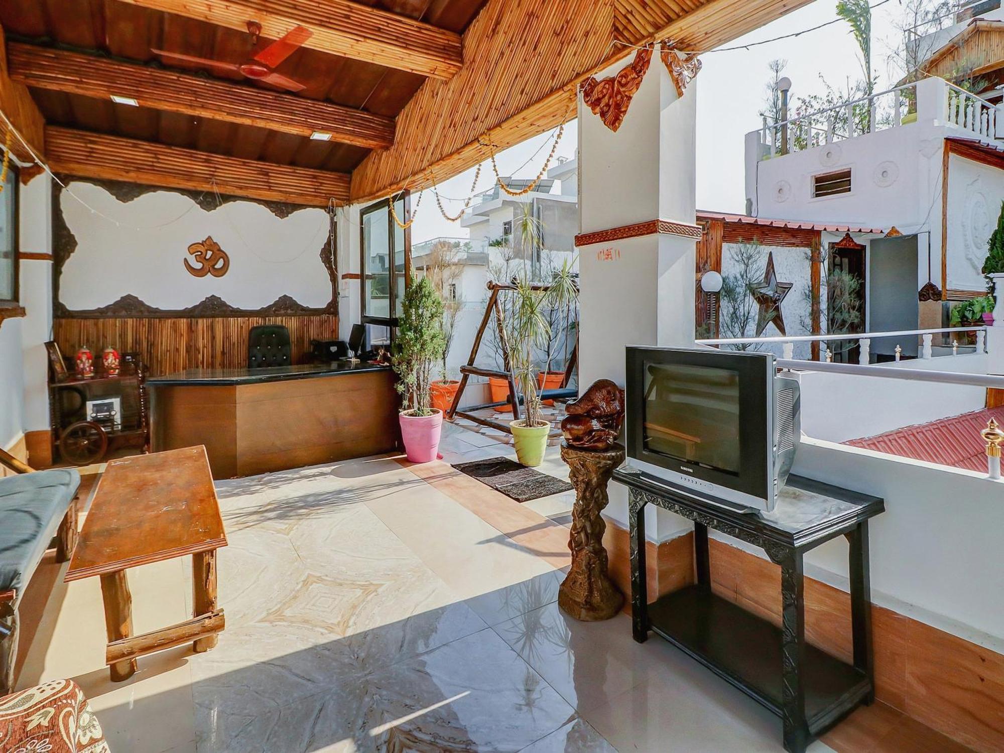 Oyo Shanti Kuti Near Gomti Riverfront Park Hotel