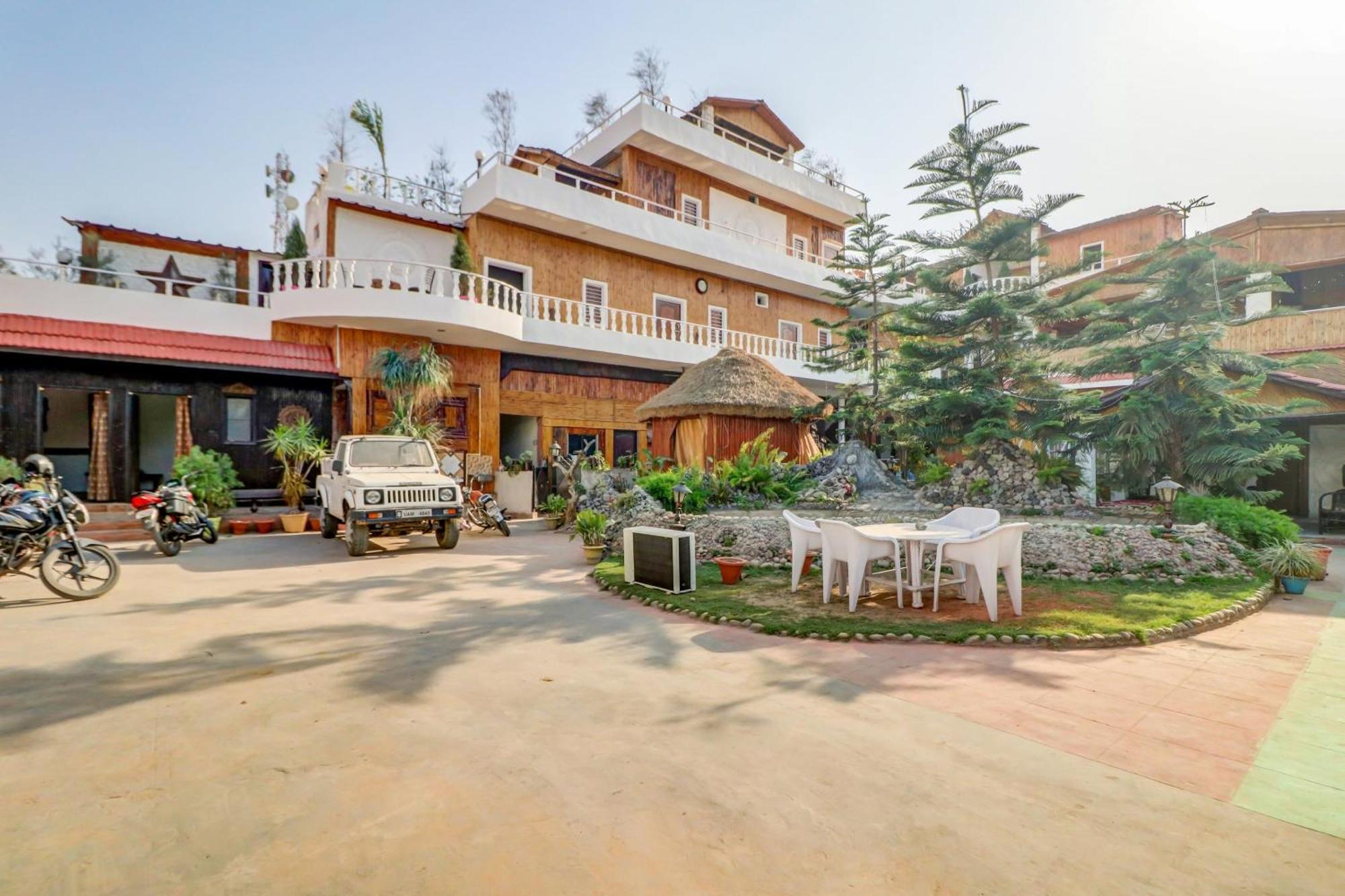 Hotel Oyo Shanti Kuti Near Gomti Riverfront Park 3*