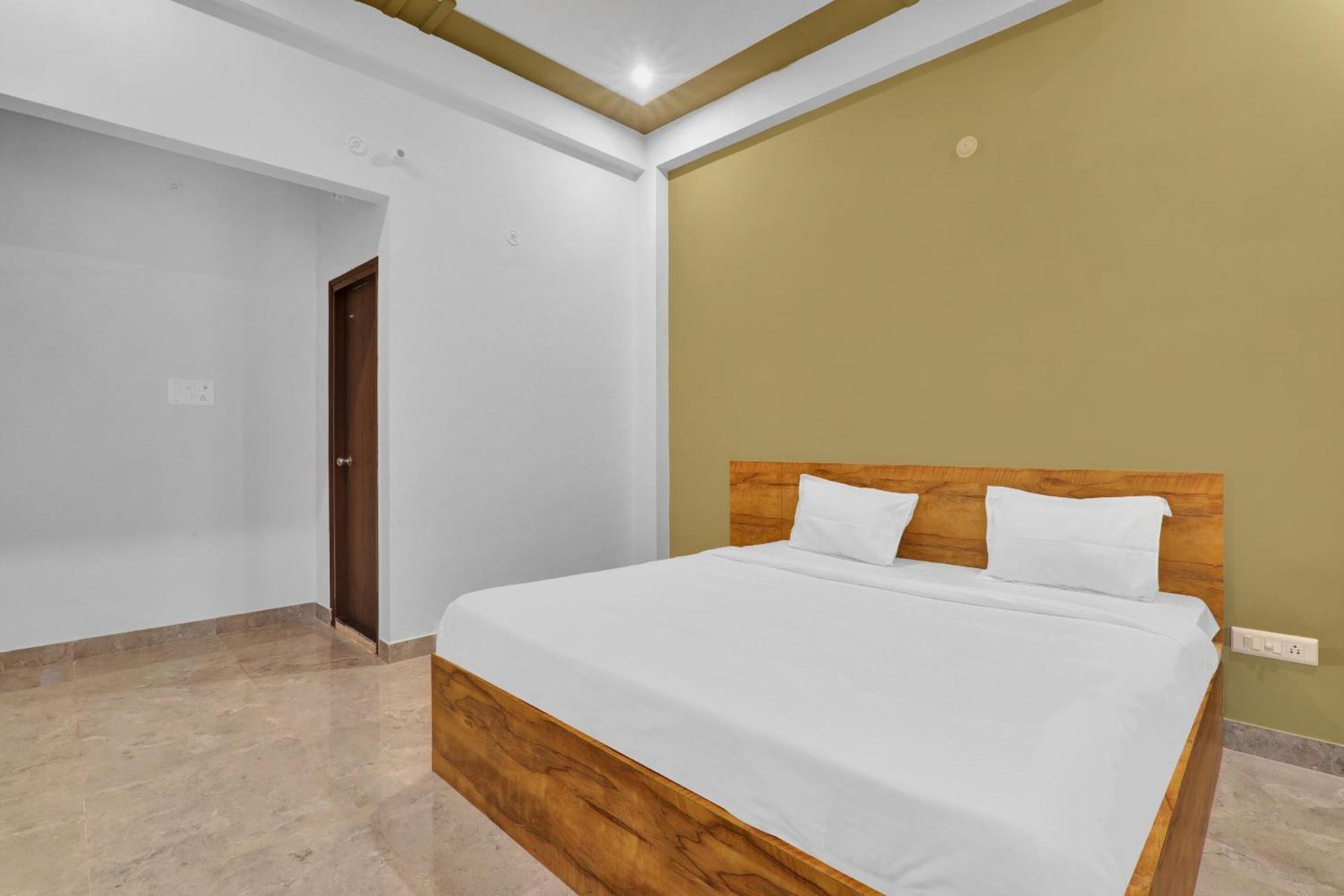 Collection O Golden Galaxy Hotel 3*