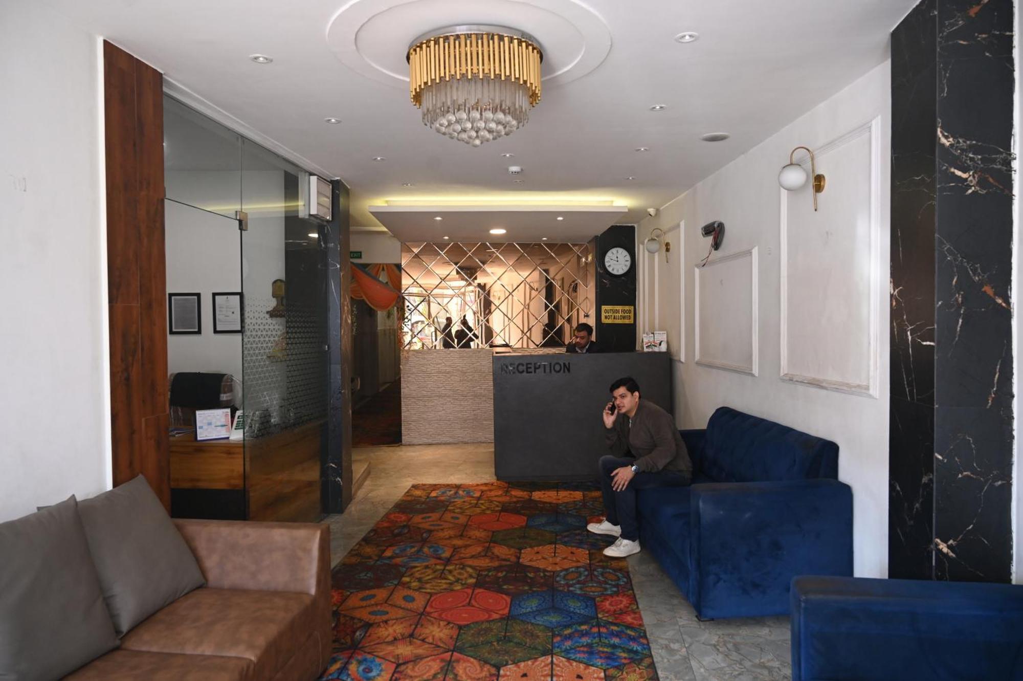 Dileep42 Hotel Lucknow