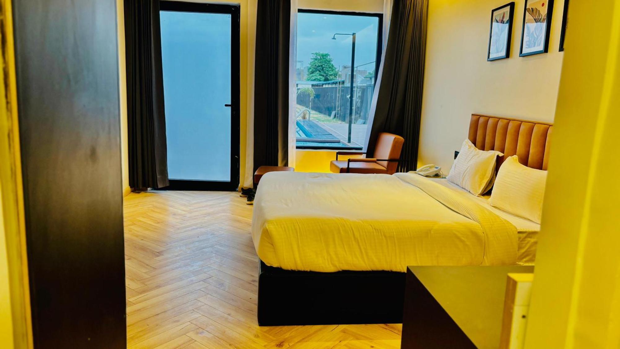 Resort Vintclub Lucknow