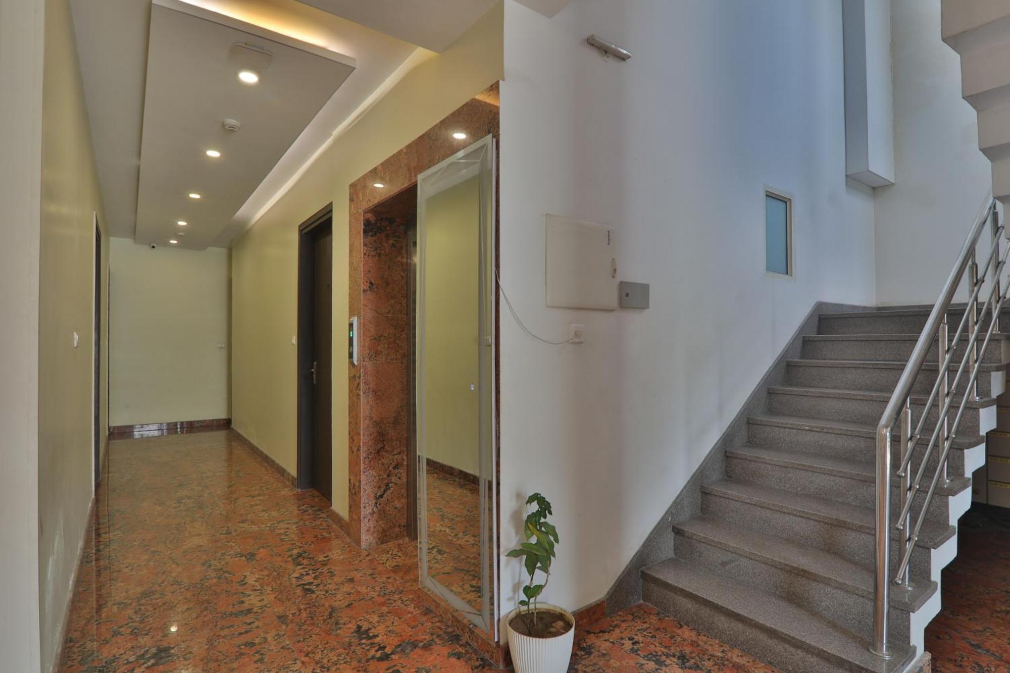 Aarya Hotel Lucknow