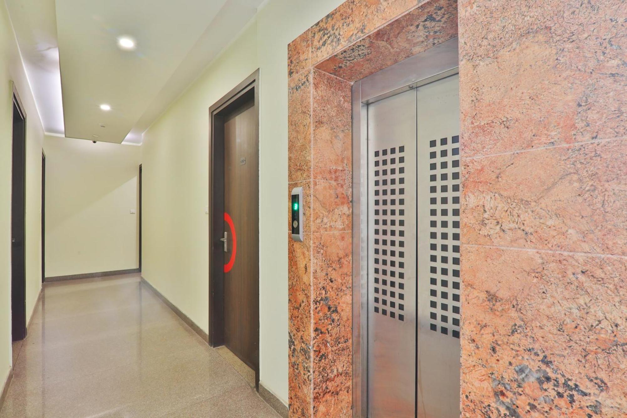 Hotel Aarya