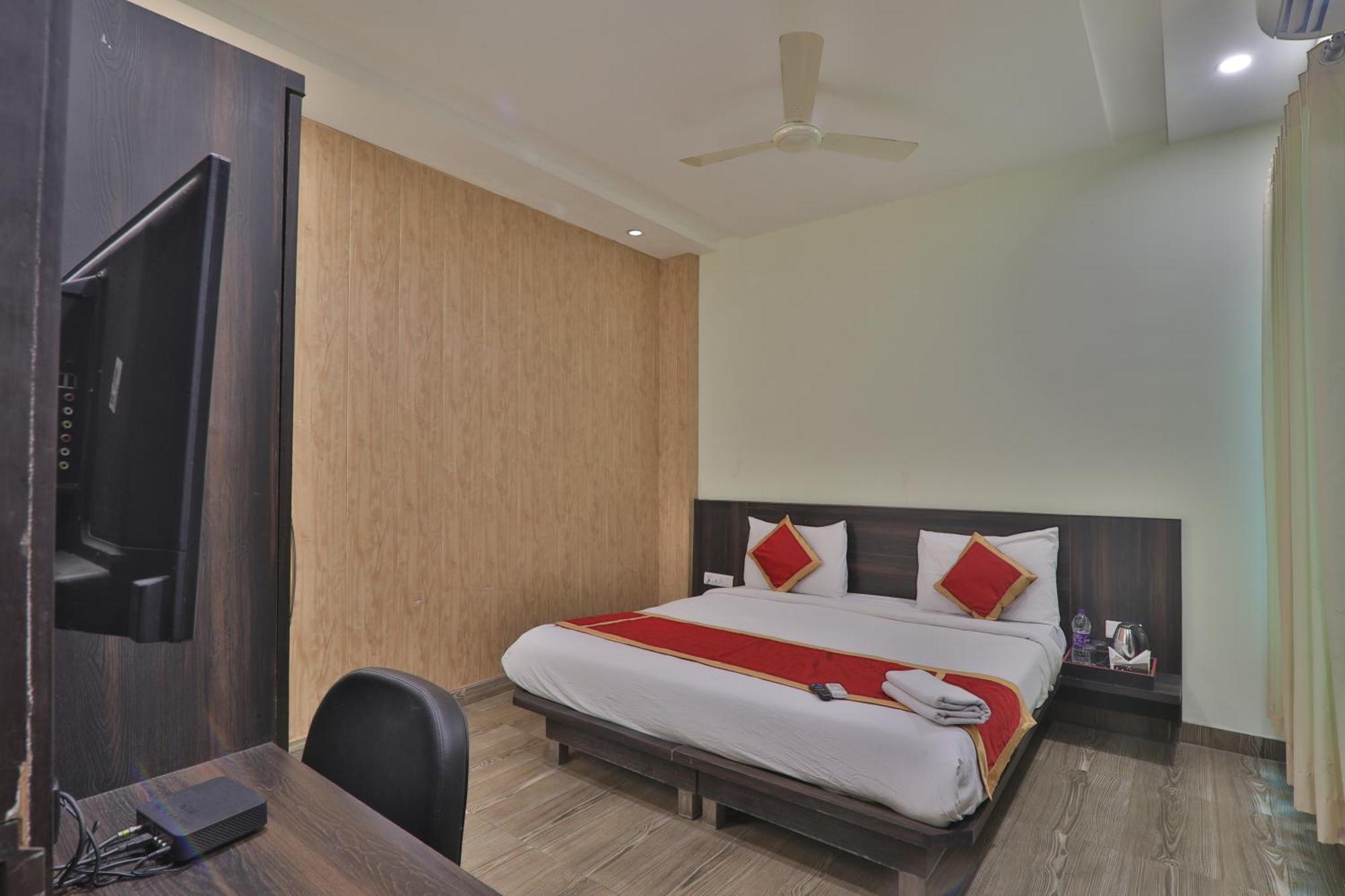 Aarya 3* Lucknow