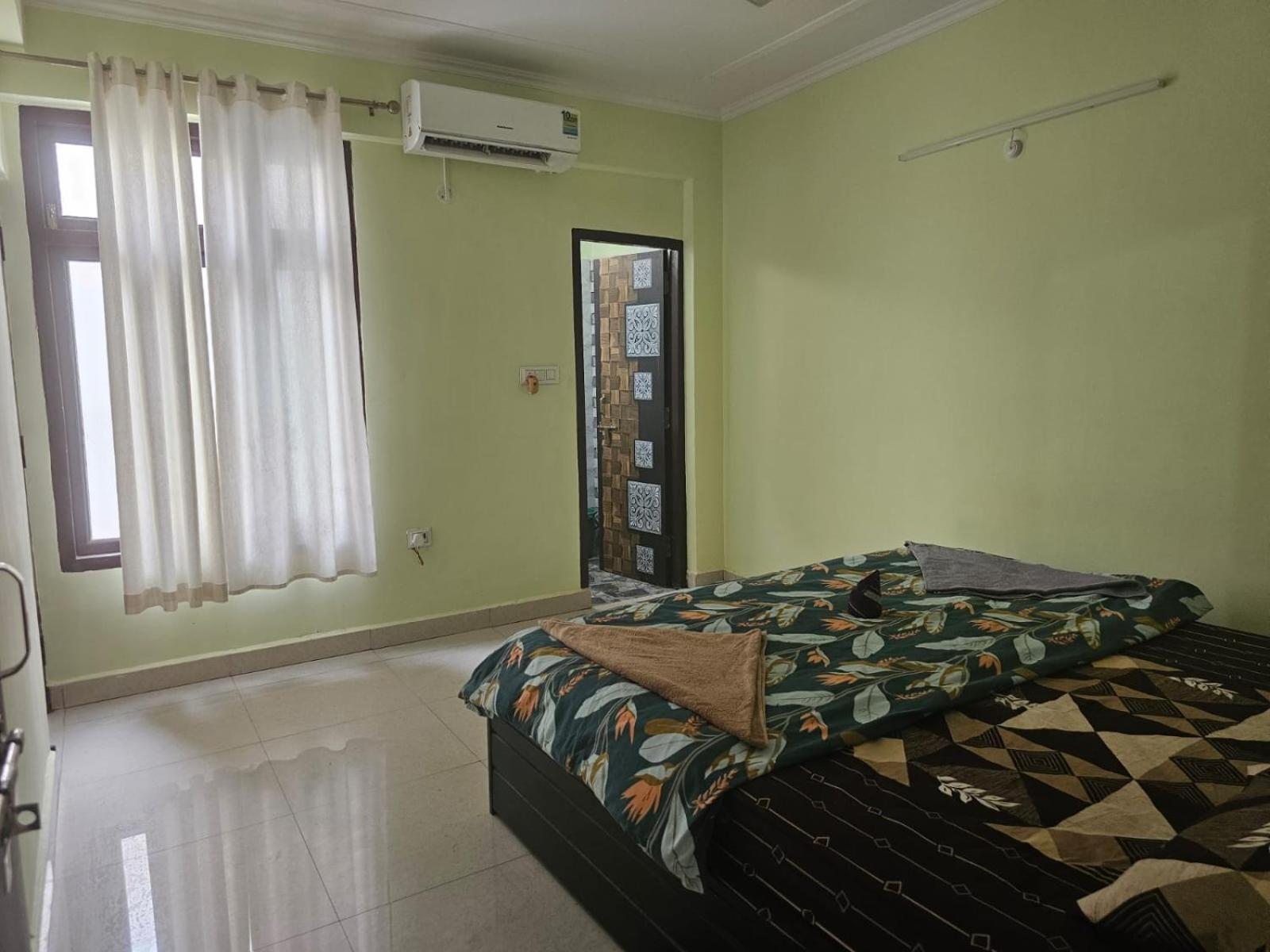 3 Bhk In Krishna Nagar Lko 101l Apartment *