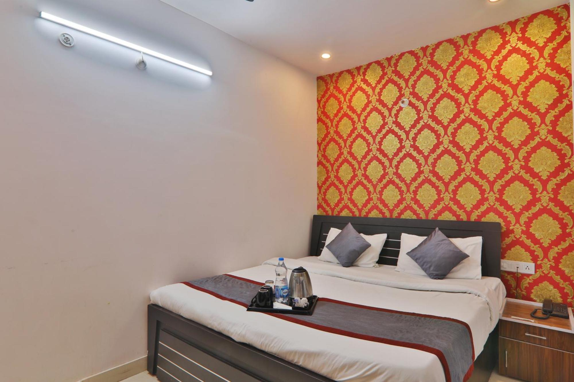 Hotel Divine Glory