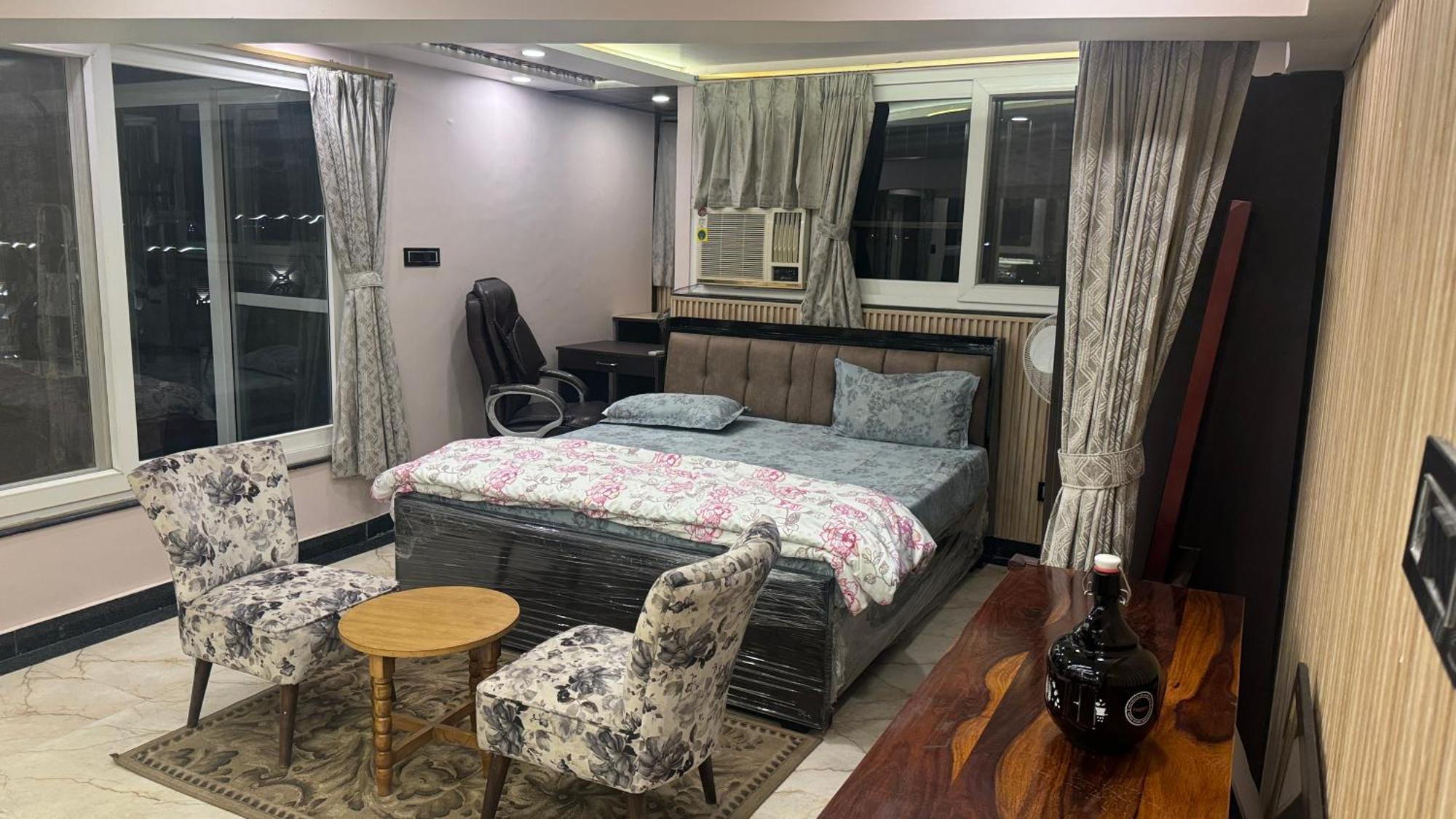 Holiday home Riverfront Penthouse With Spacious Terrace *