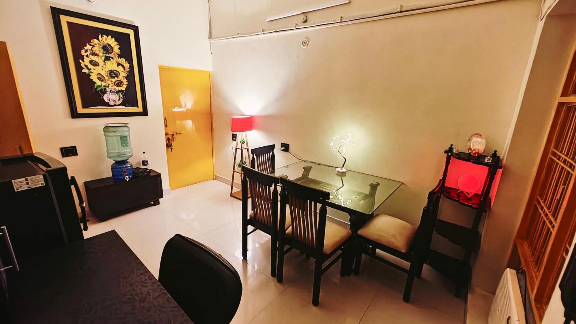 Holiday home The Yellow House - Couple's Getaway In Gomti Nagar- 1 Bhk Lucknow