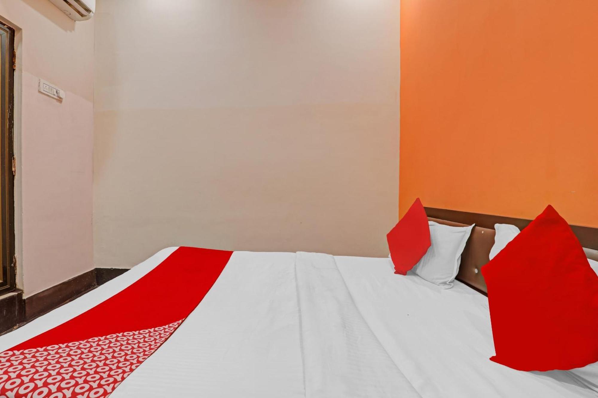 O New Pacifica Grand Near Phoenix United 4* Lucknow