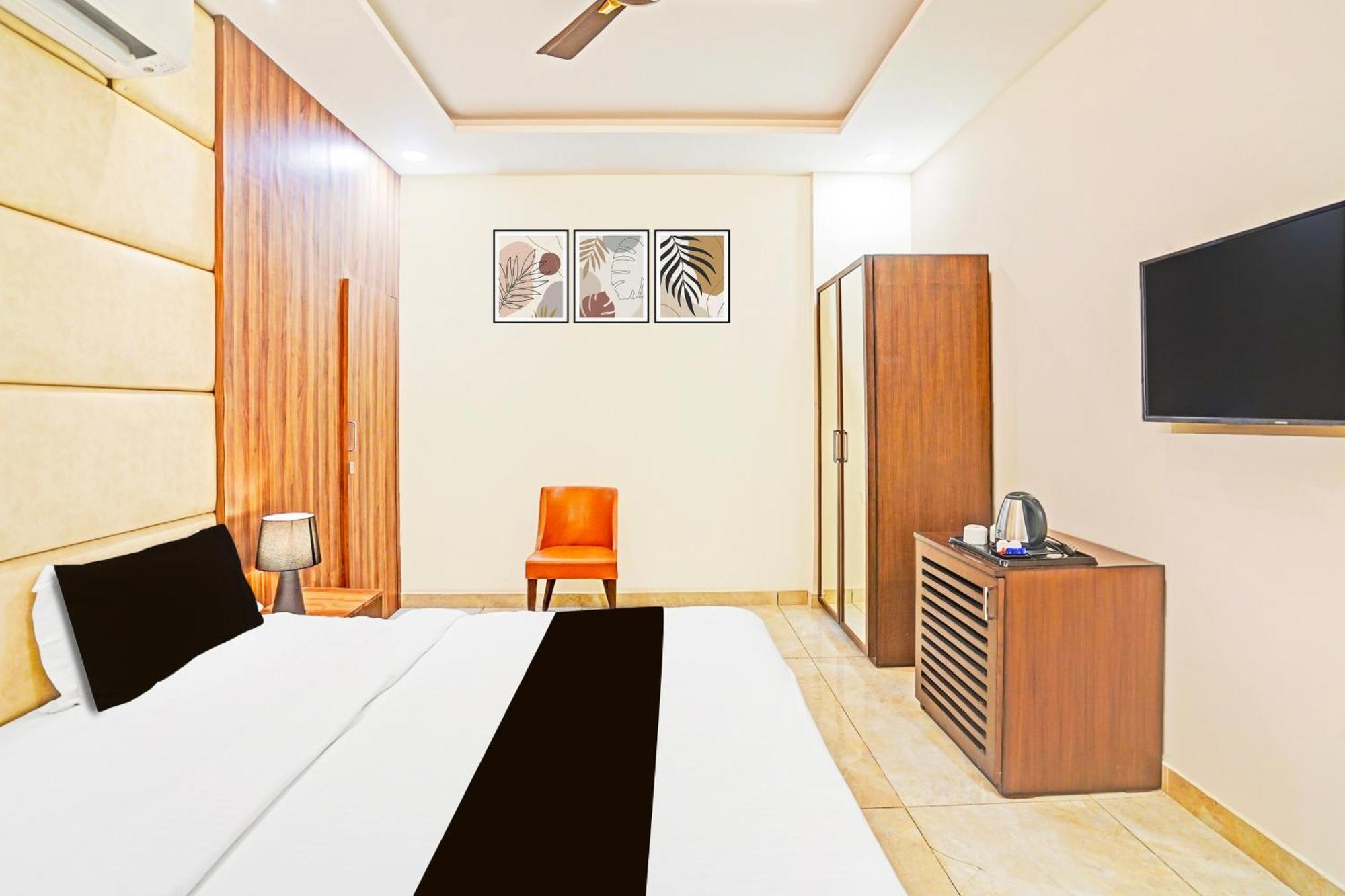 Resort Palette Gomti Nagar Near Ekana Stadium Formerly Gusto Club
