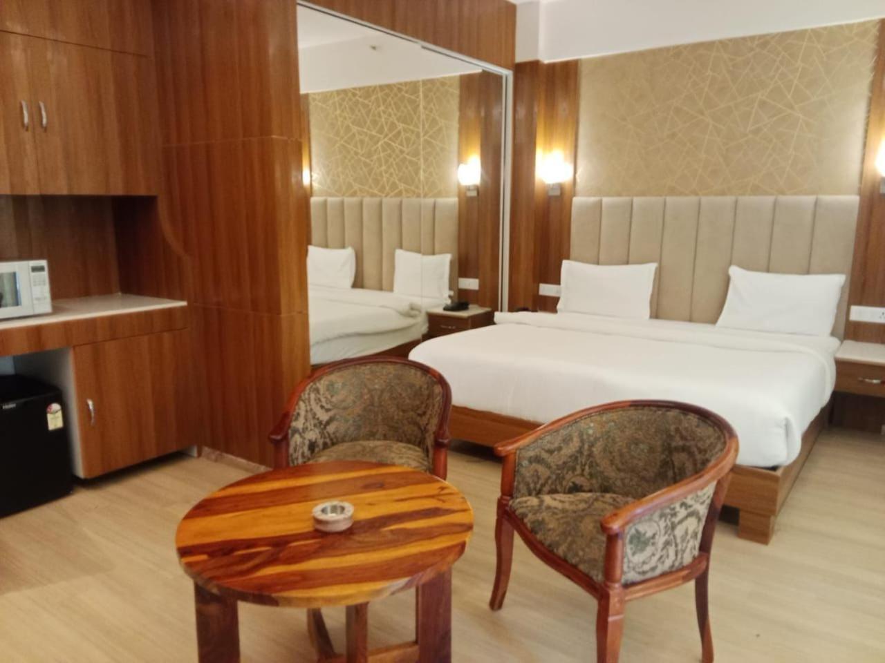The Grace Residency - Gomtinagar, Aparthotel