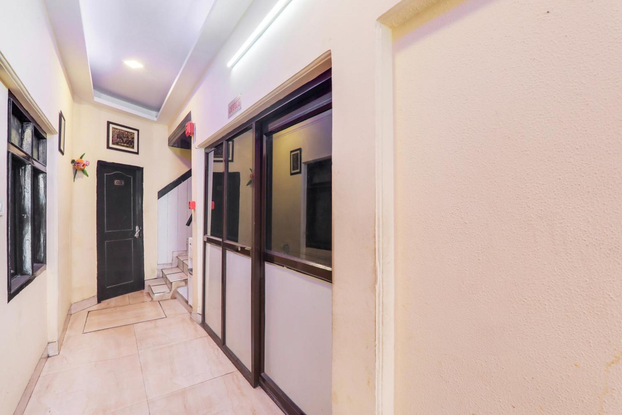Hotel O Avadh Near Charbagh Railway Station 3*