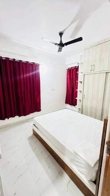 Apartment Calm N Chaos By Sk *