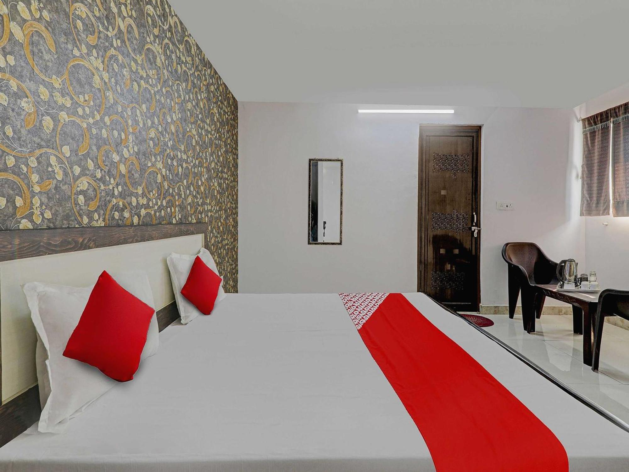 O Ck Near Chaudhary Charan Singh International Airport 3* Lucknow