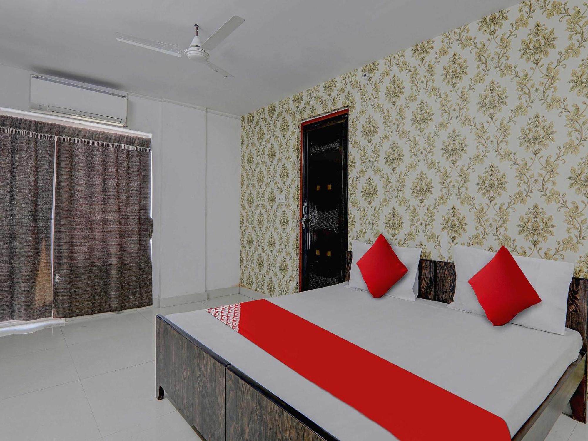 O Ck Near Chaudhary Charan Singh International Airport Hotel