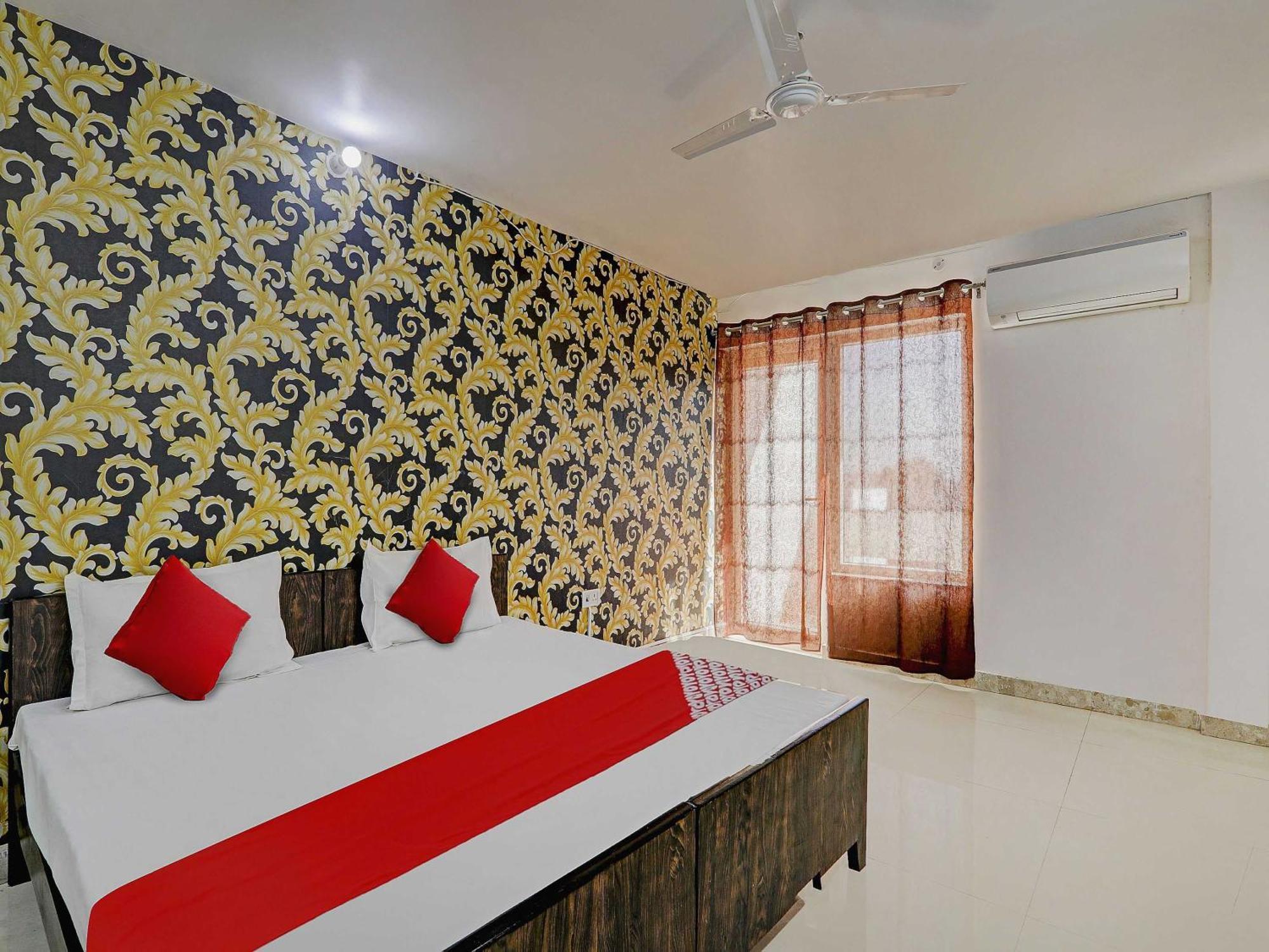 Hotel O Ck Near Chaudhary Charan Singh International Airport 3*