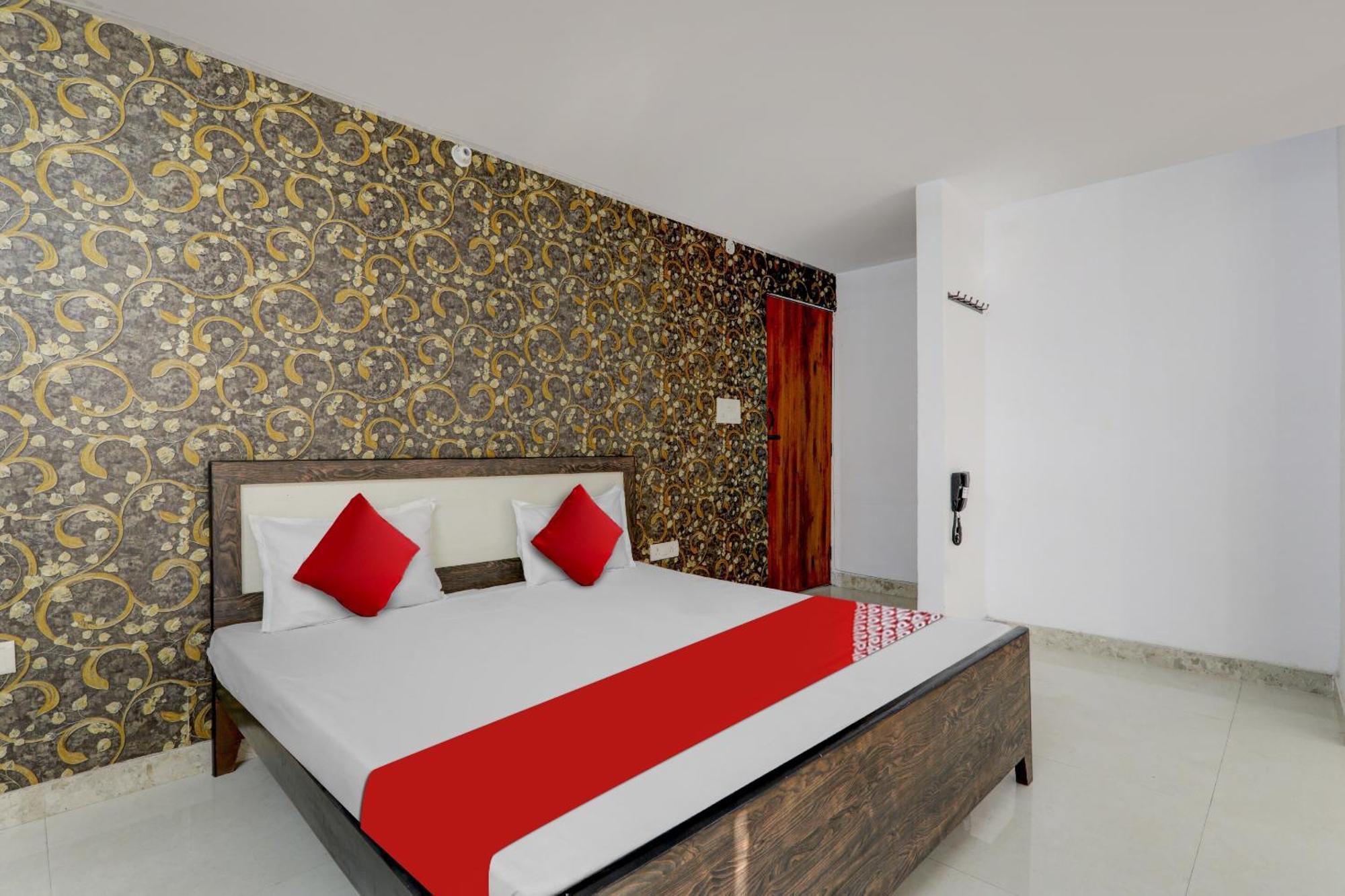 O Ck Near Chaudhary Charan Singh International Airport 3* Lucknow