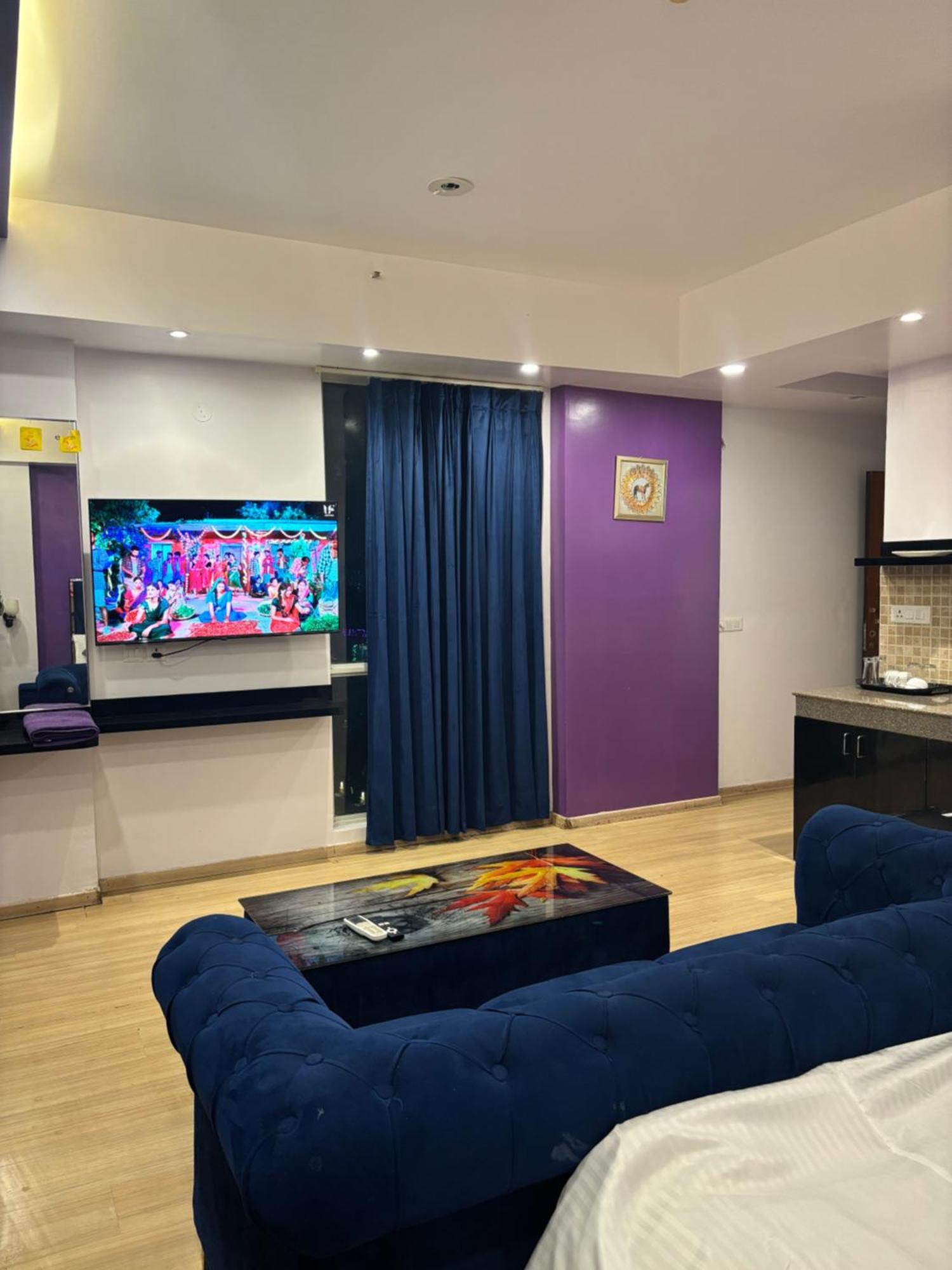 The Royal Gomti Nagar Hotel 3*