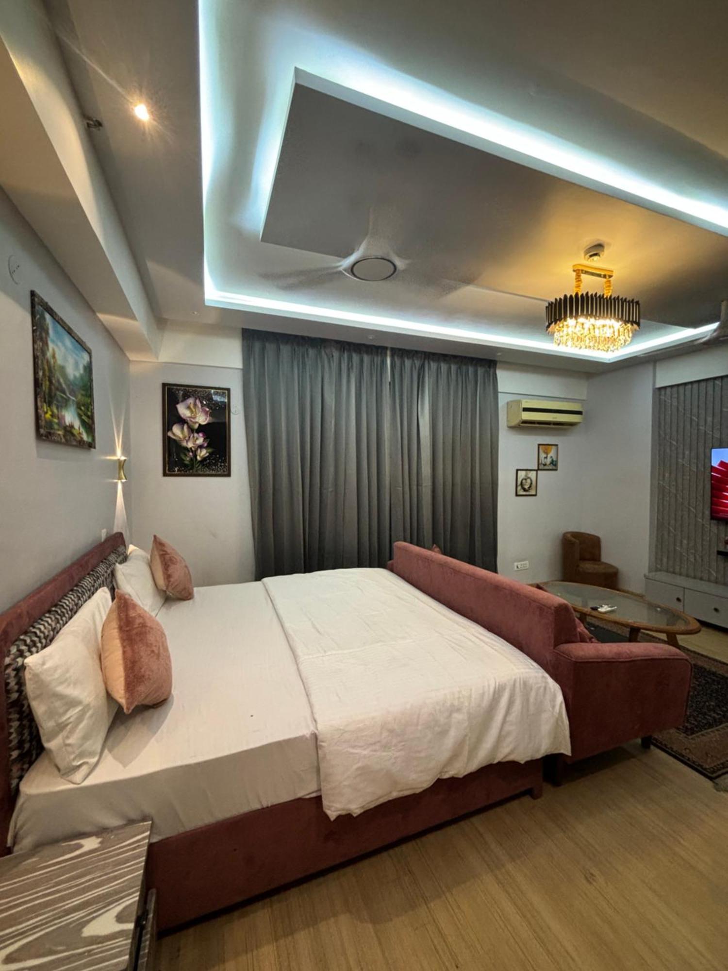 The Royal Gomti Nagar Lucknow
