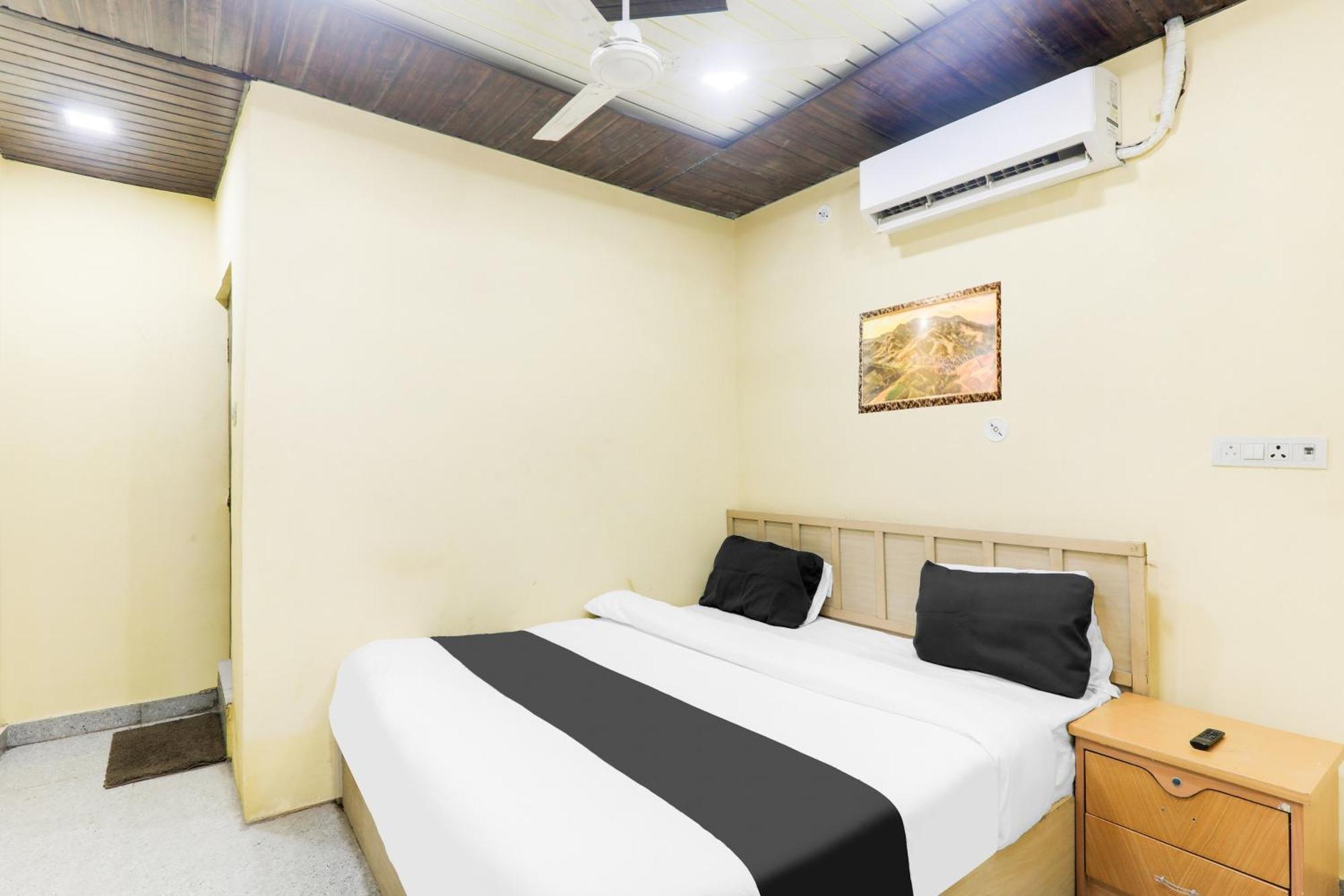 Hotel O Basera 2*