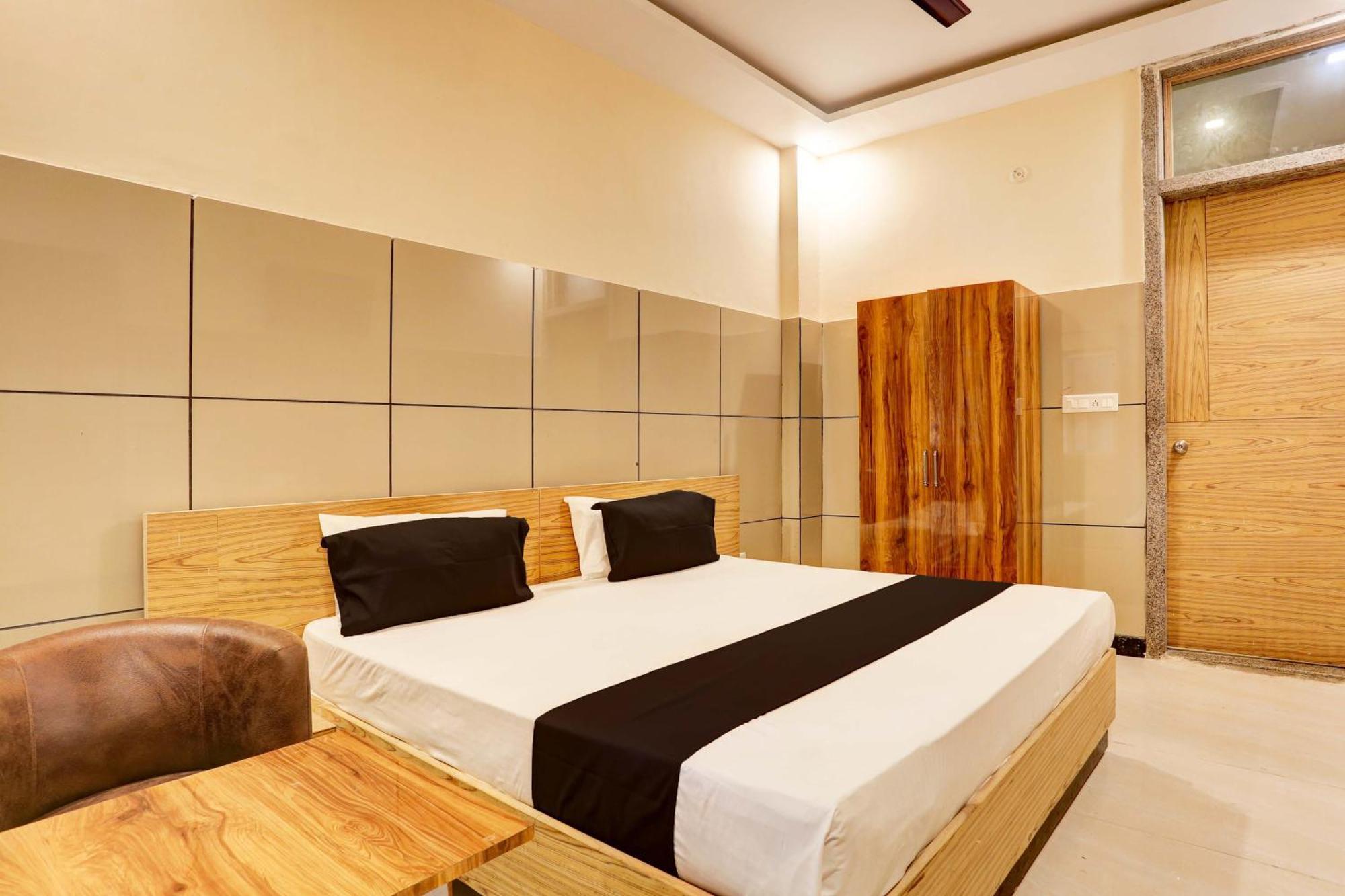 Hotel O 7 Lucknow