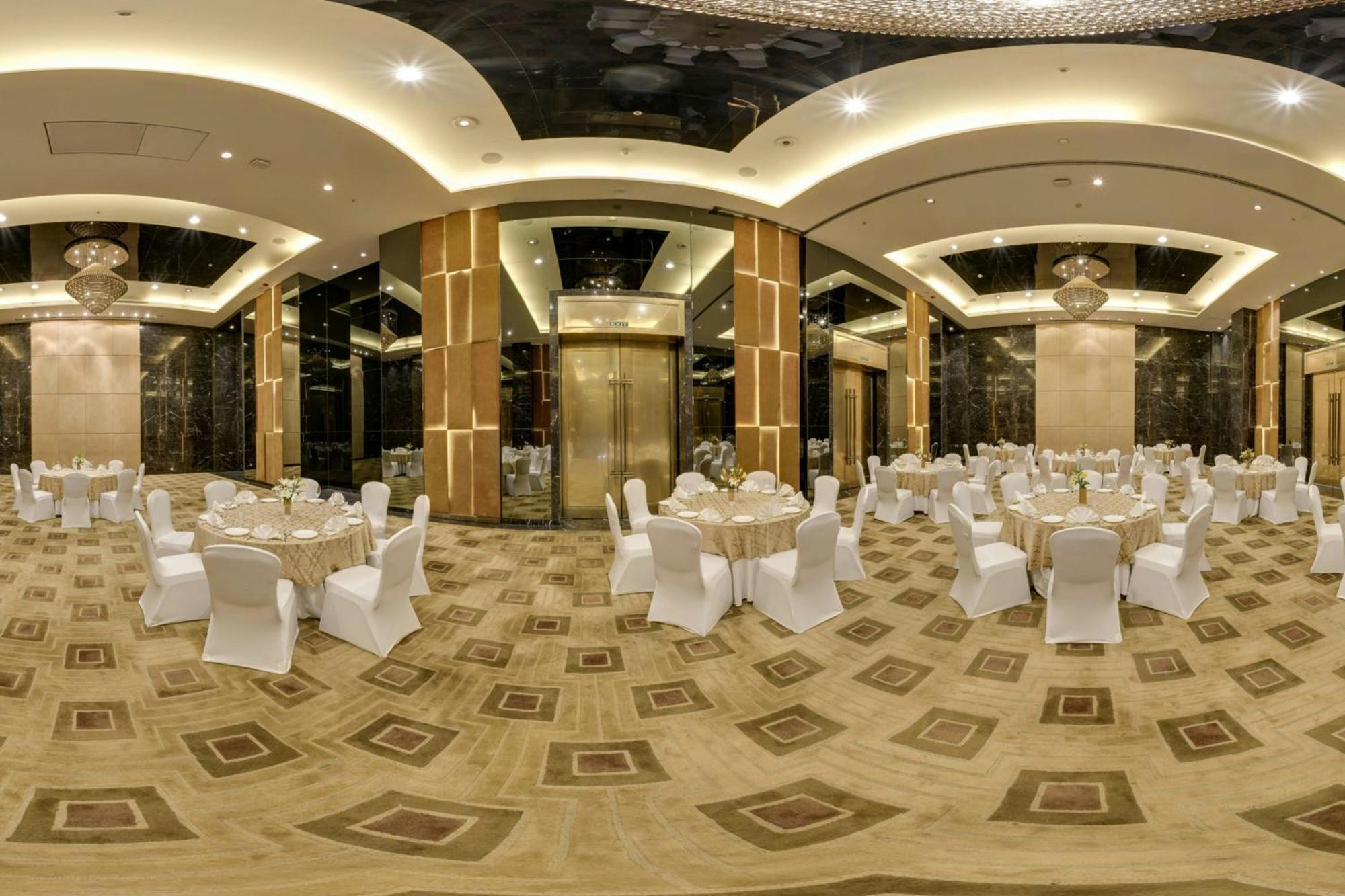 Renaissance Hotel, Gomti Nagar Hotel 5*