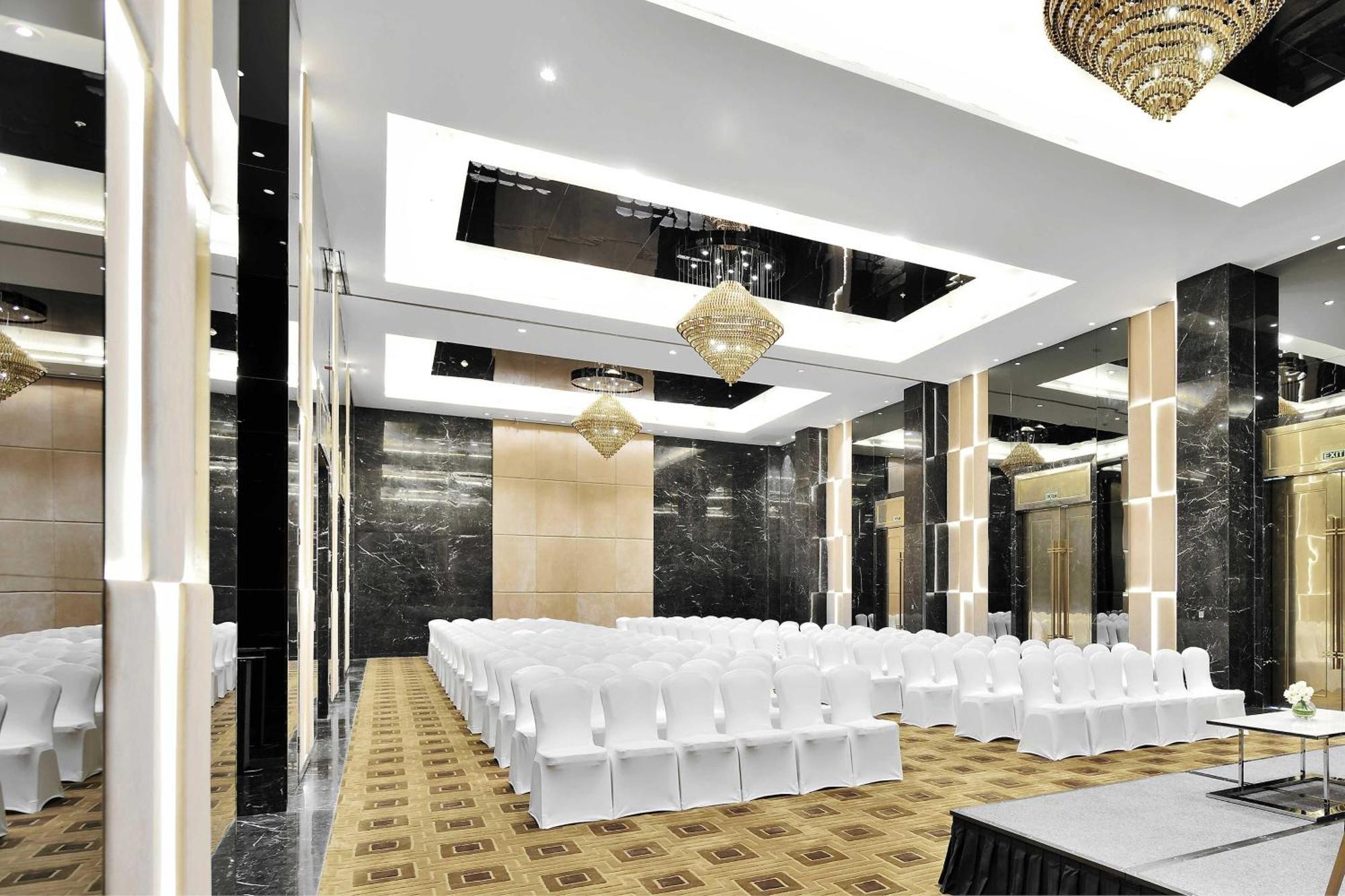 Renaissance Hotel, Gomti Nagar 5*