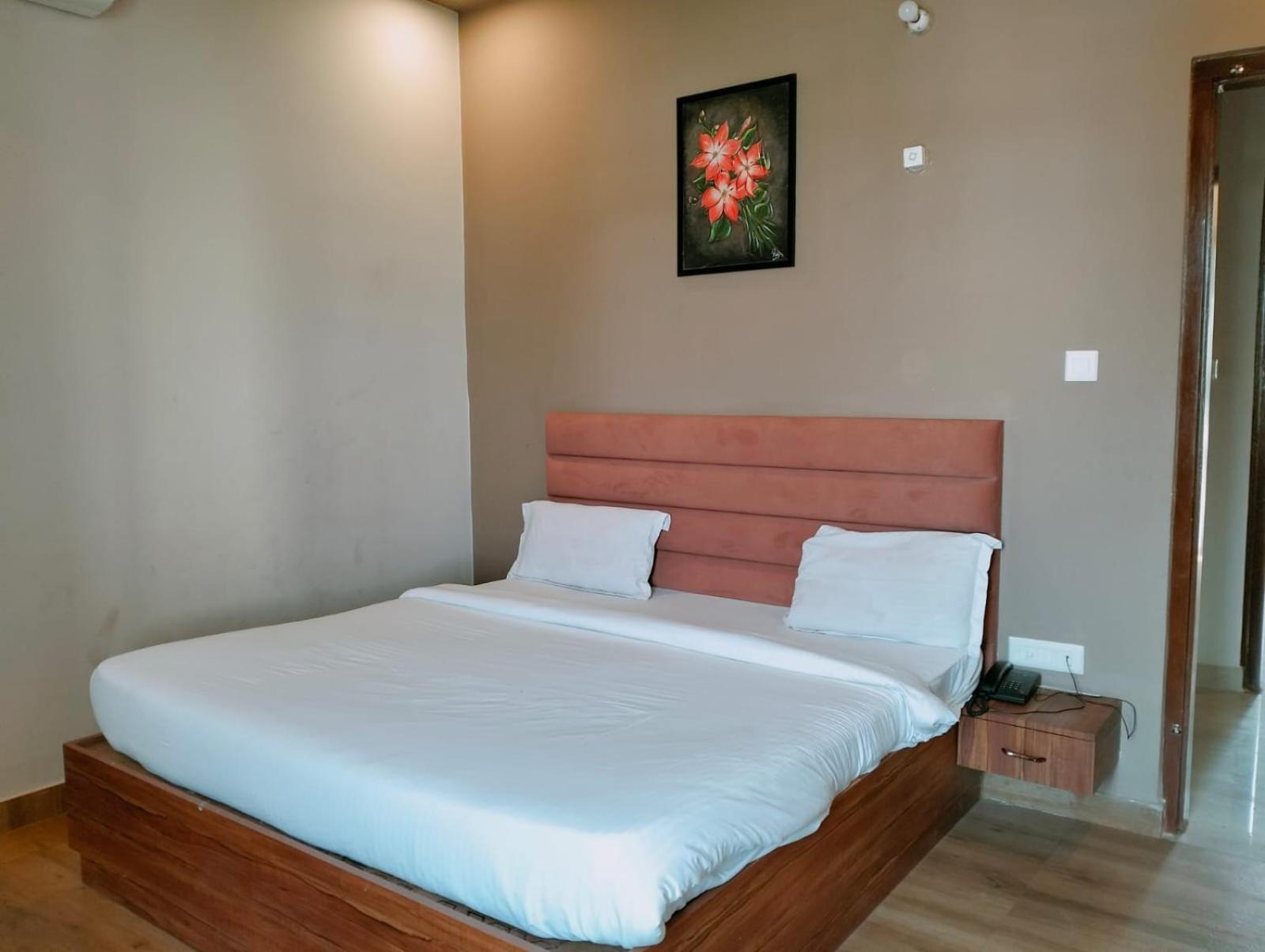 Wonder - Free Pick Up Hotel