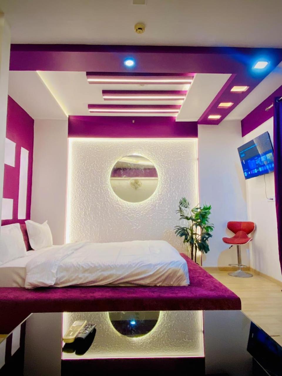 Roseate By Manhattan Hotel Lucknow