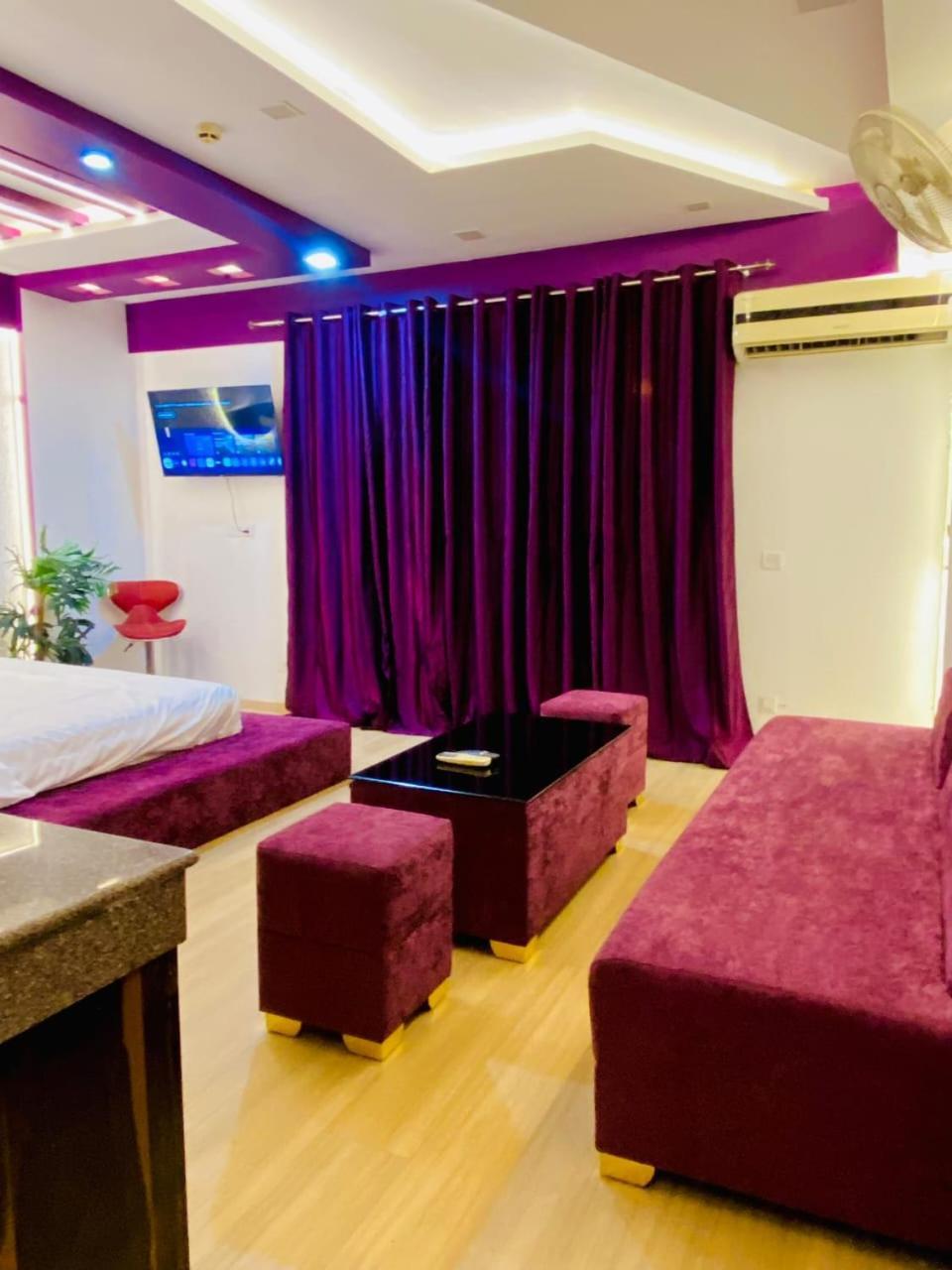 Roseate By Manhattan Lucknow