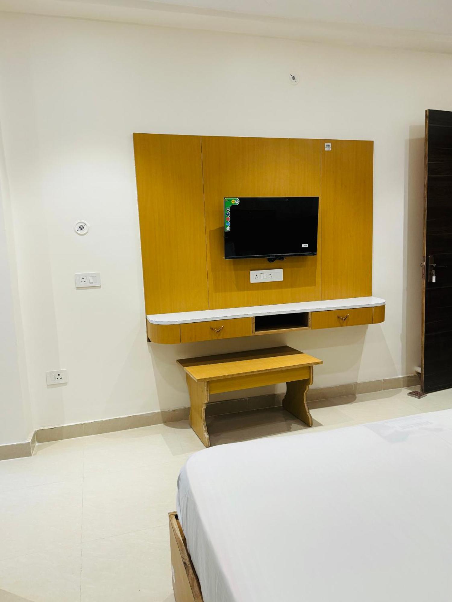 Royal Palace Hotel 3*