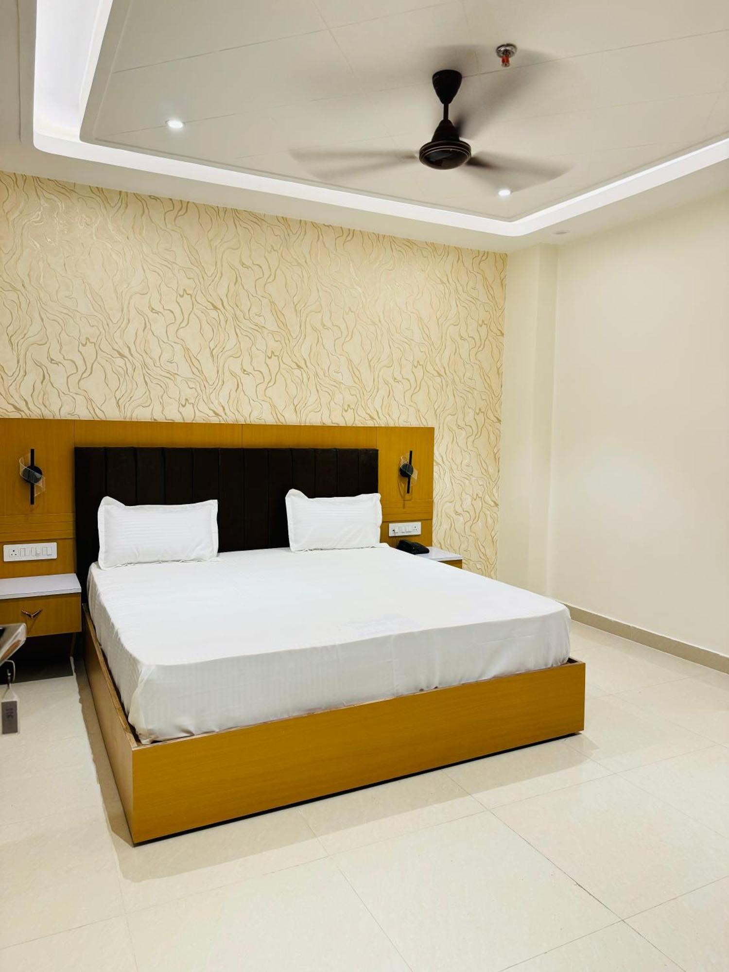Hotel Royal Palace 3*