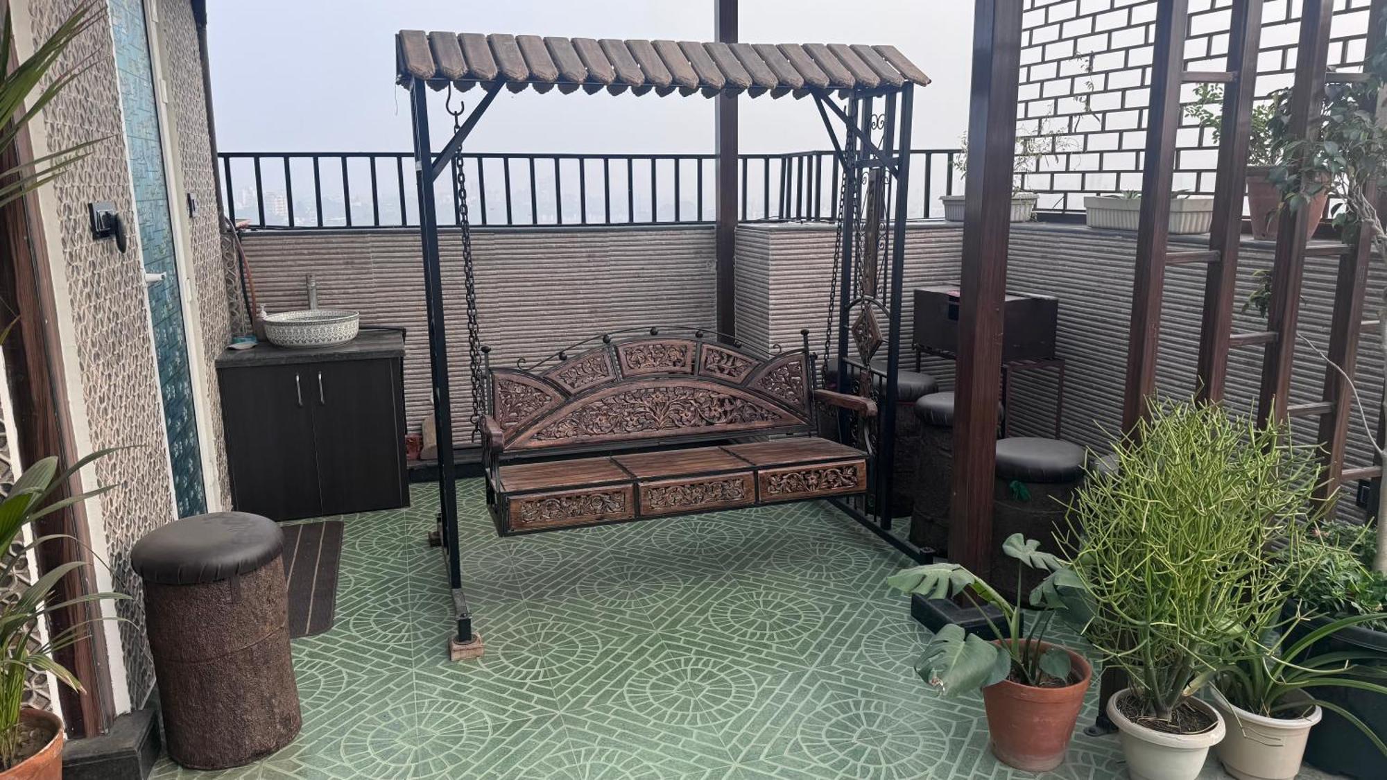 Riverfront Penthouse With Spacious Terrace Holiday home Lucknow