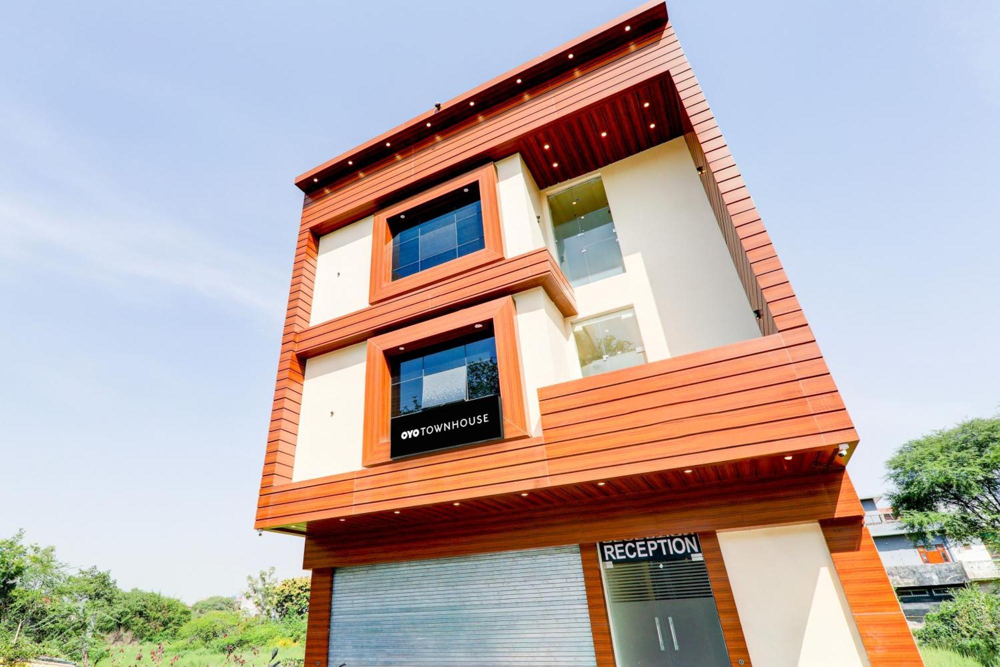 O The Ashiyana Hotel