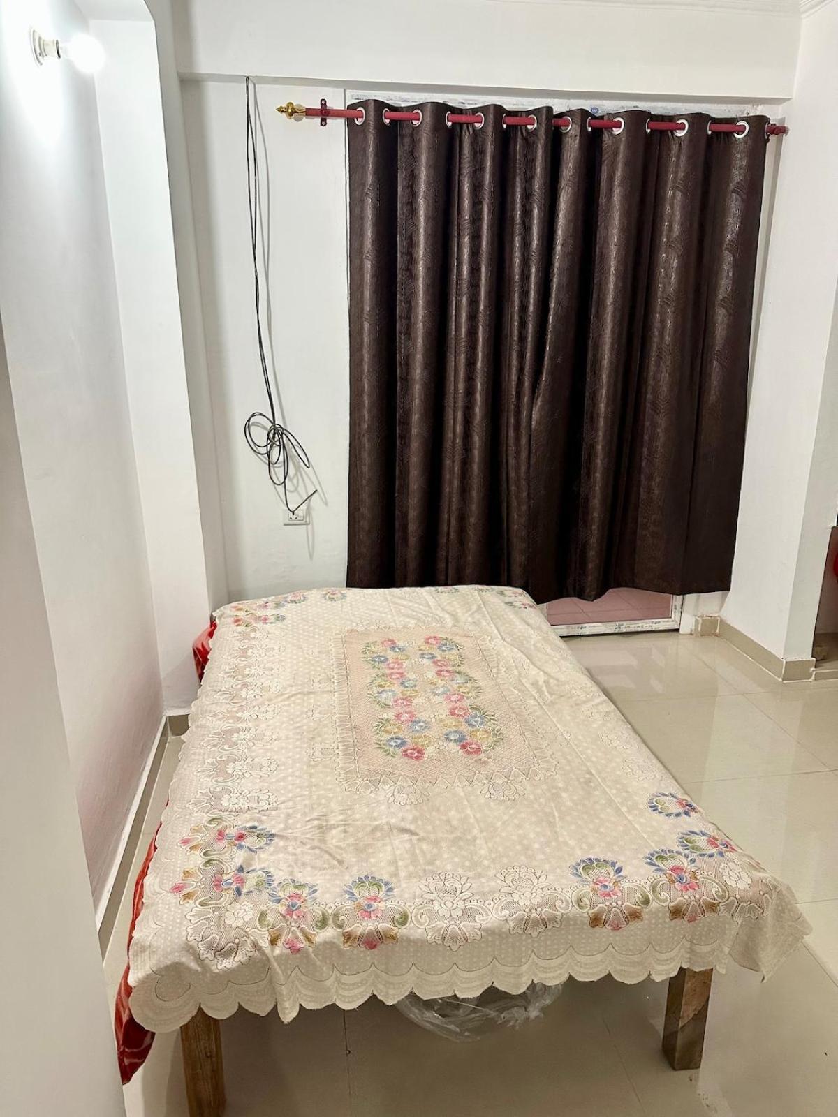 Spacious Near Airport Apartment Lucknow