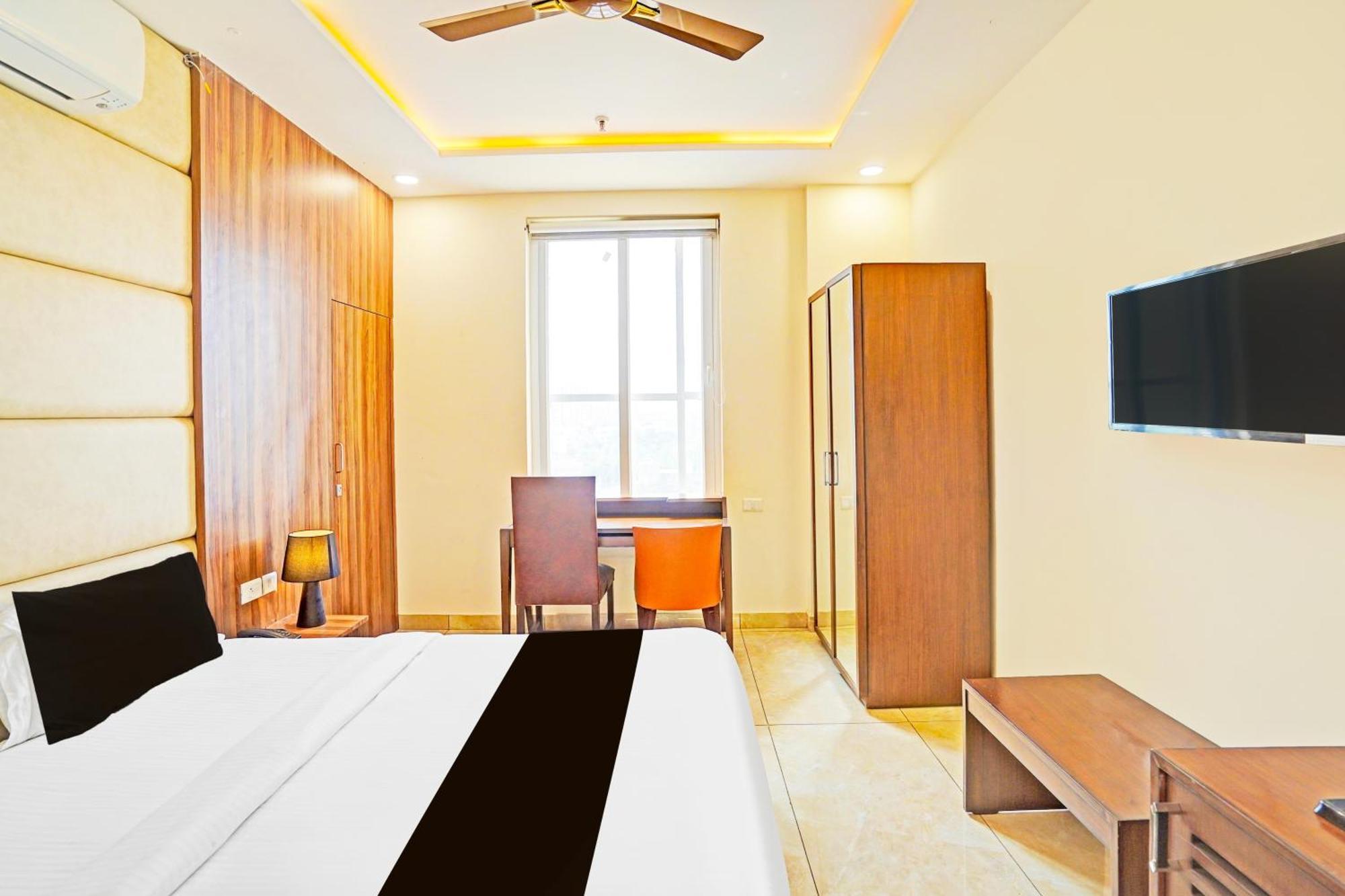 Resort Palette Gomti Nagar Near Ekana Stadium Formerly Gusto Club *