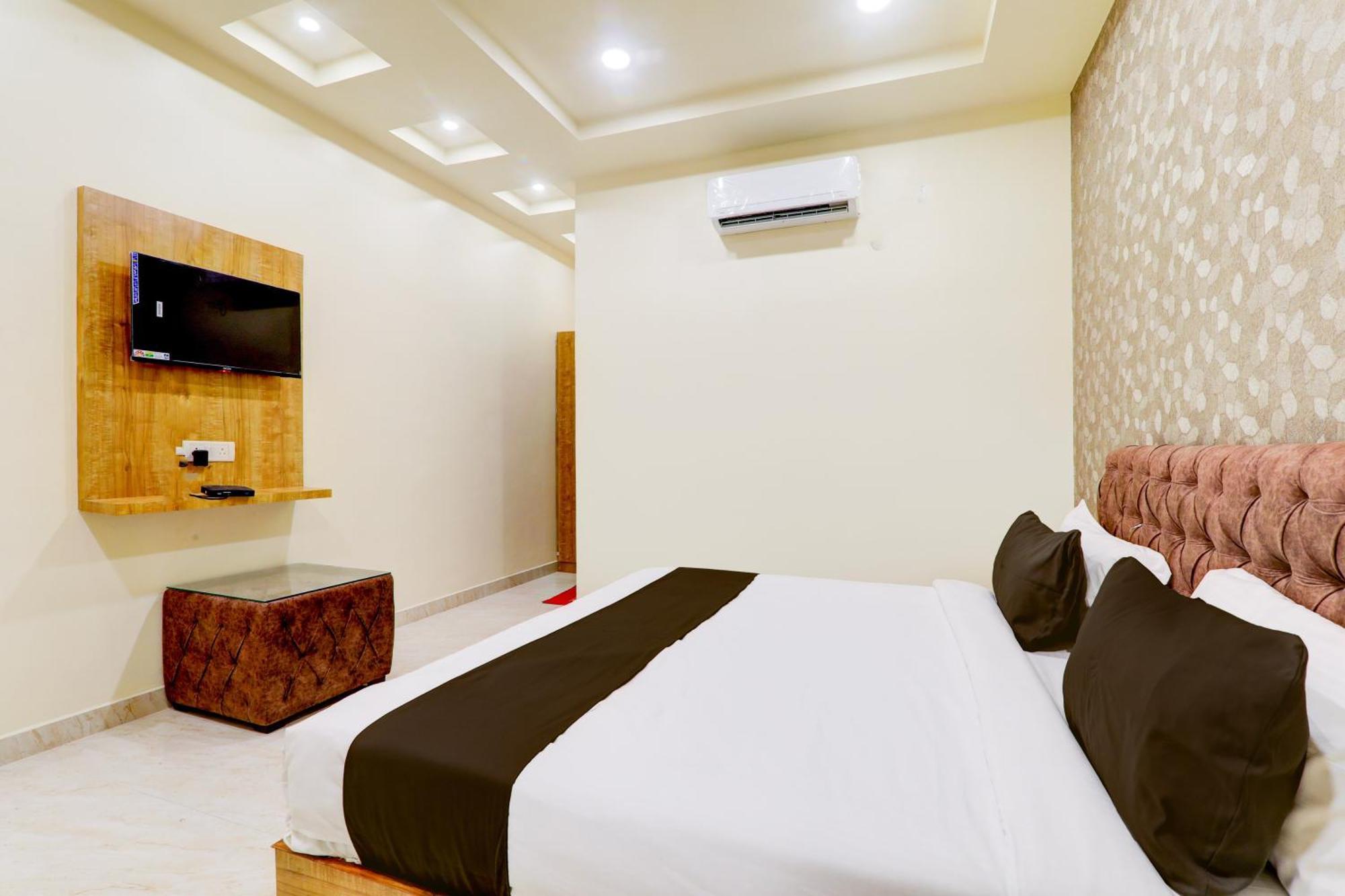 O The Ashiyana Hotel Lucknow