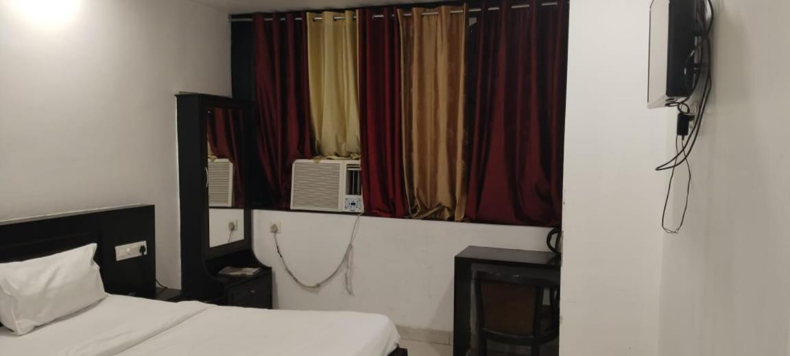 Hotel Surya Continental 3*