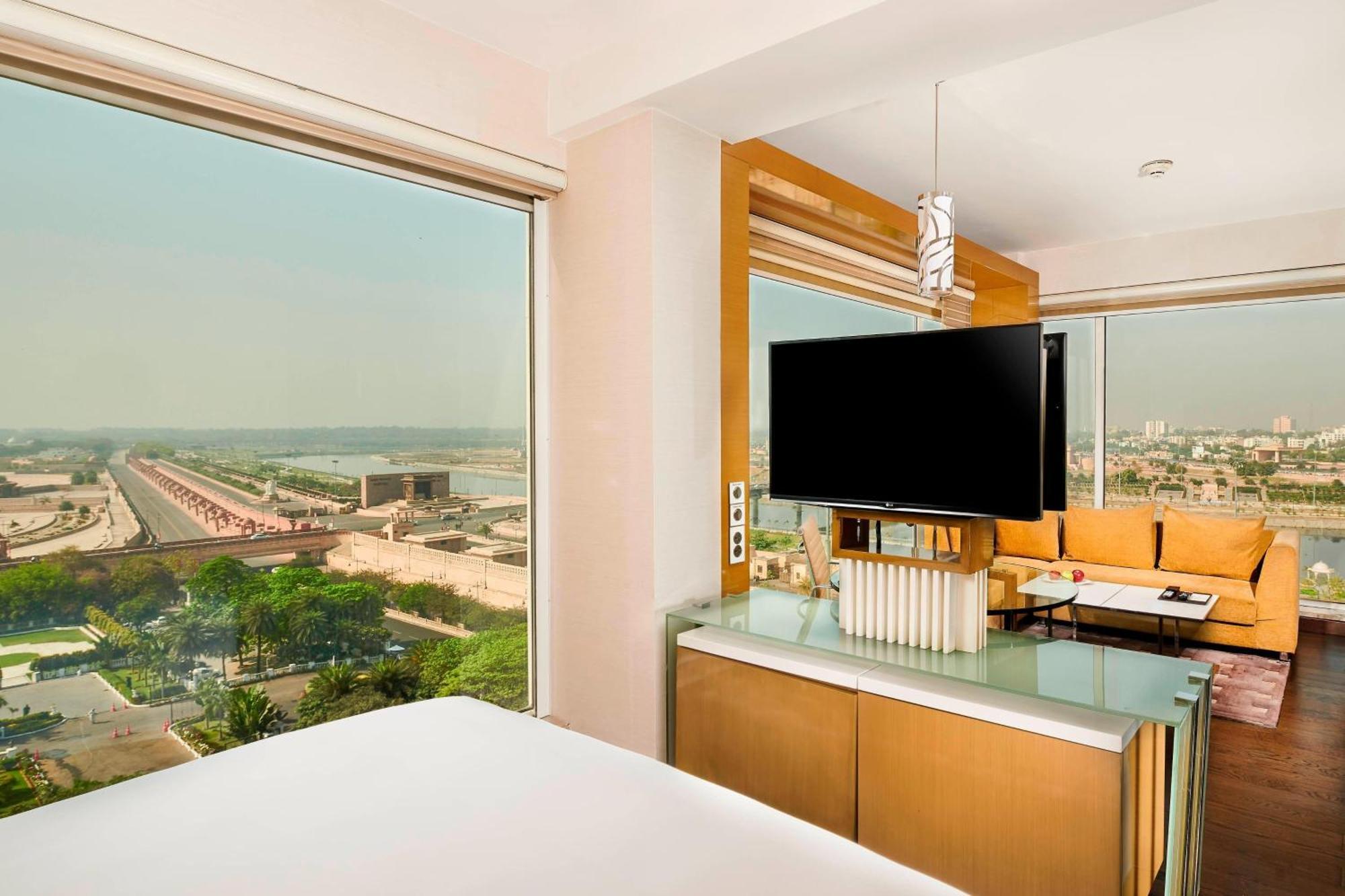 Renaissance Hotel, Gomti Nagar Hotel 5*