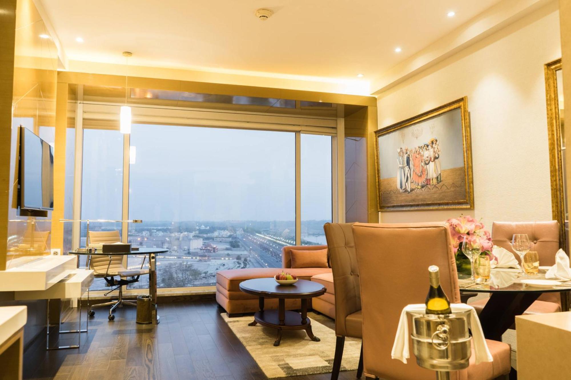 Hotel Renaissance Hotel, Gomti Nagar 5*